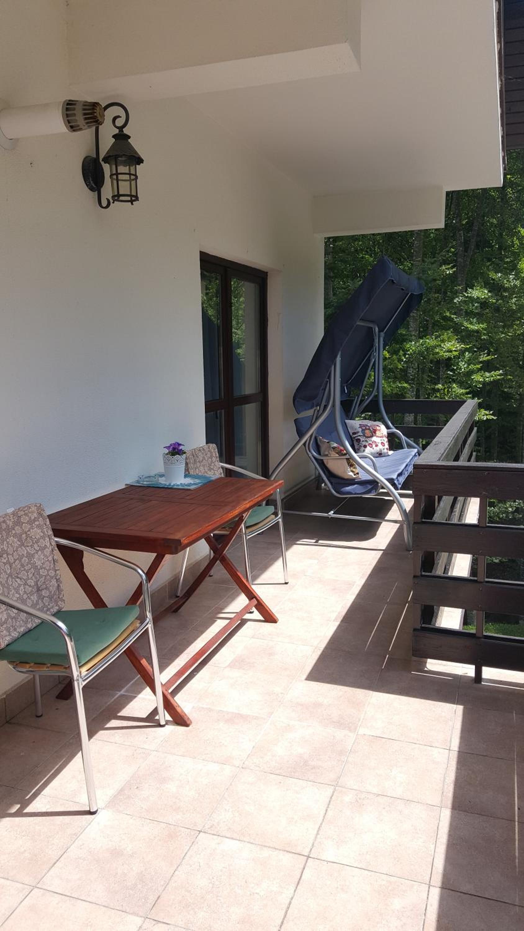 Apartment with Terrace - Photo 4