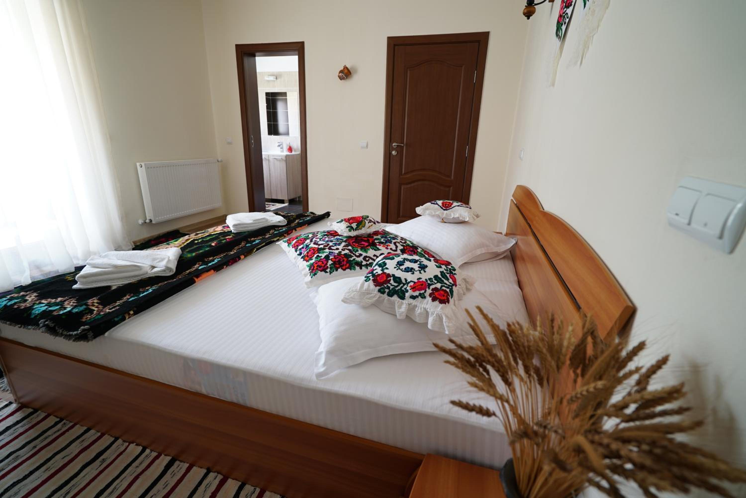 Double or Twin Room with Private Bathroom photo 2
