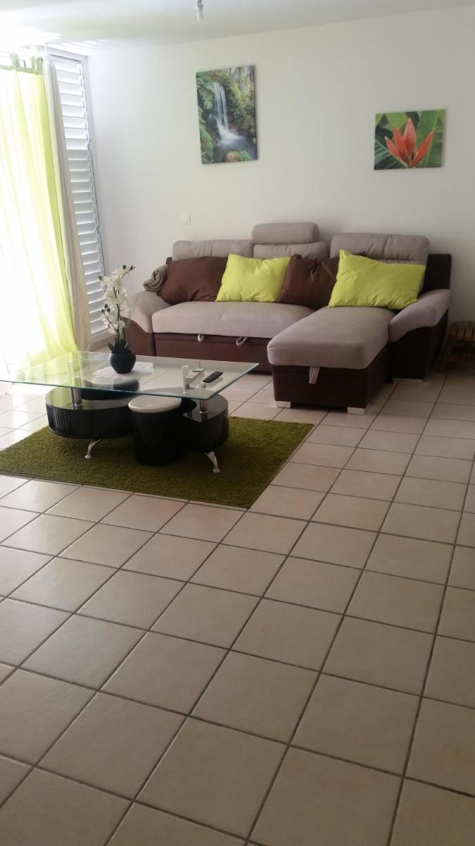 Apartment with Balcony photo 2