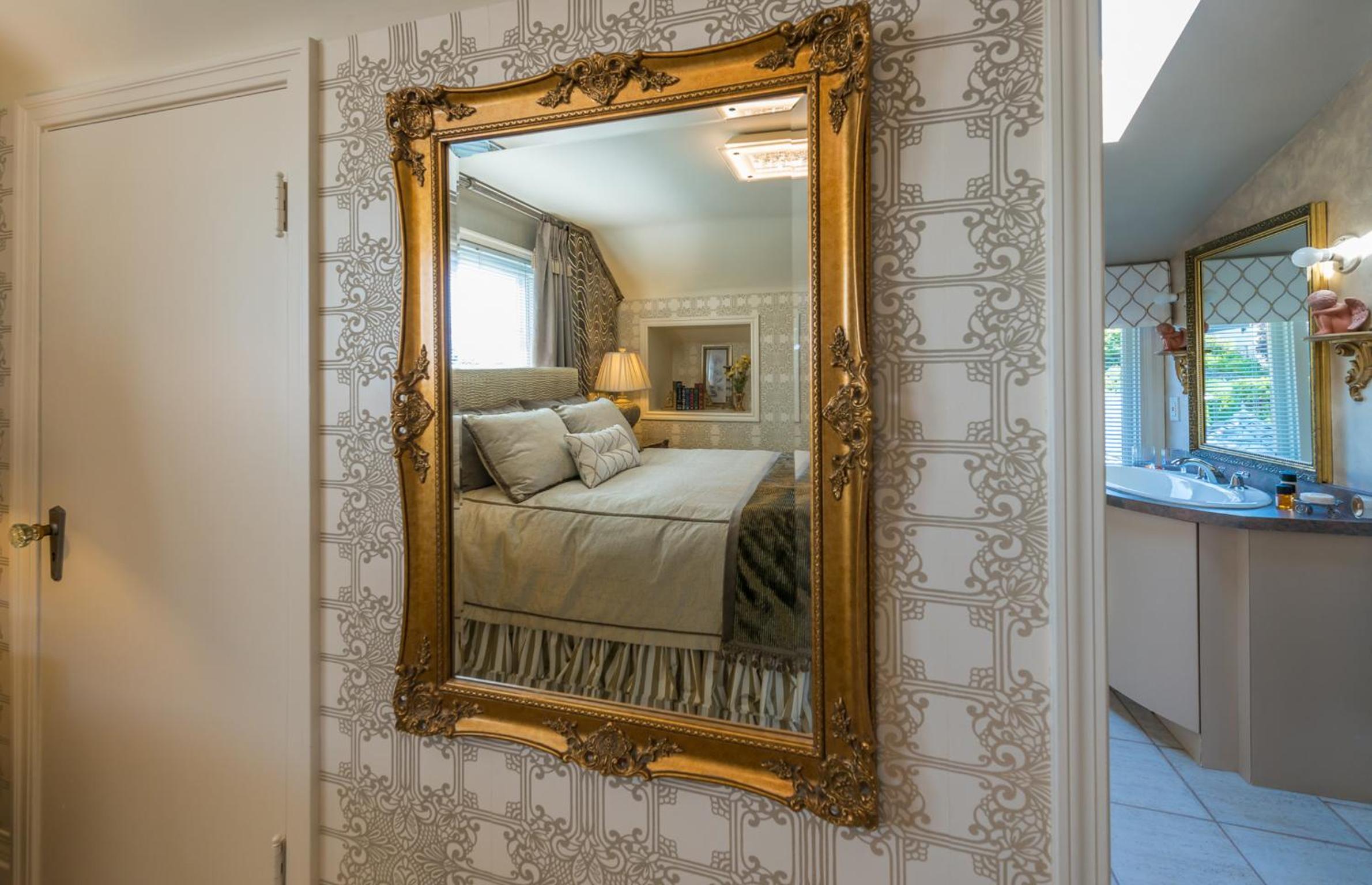 Queen Suite with Ocean View photo 2