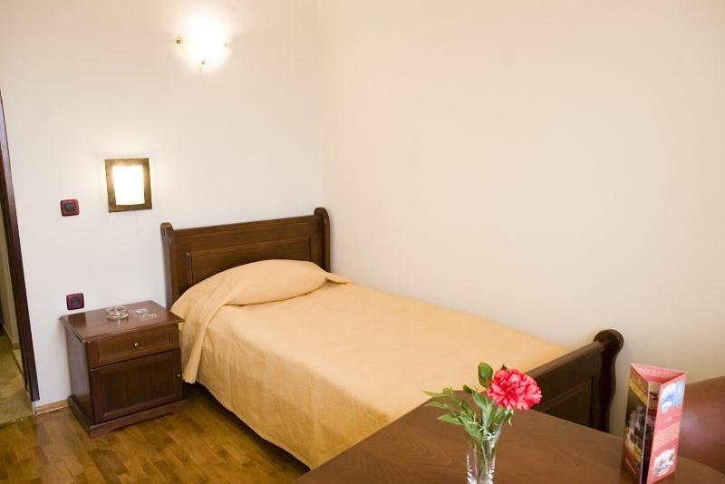 Family Room - Photo 1