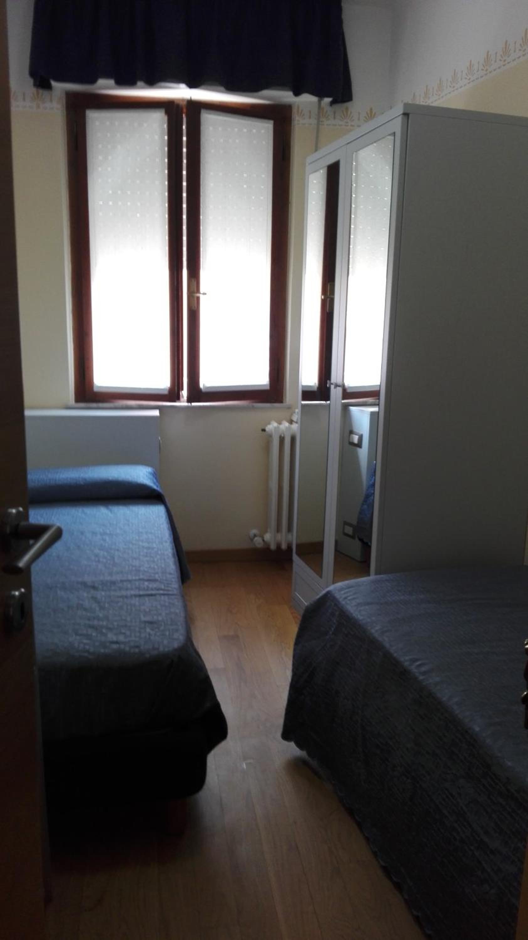 Economy Twin Room photo 1