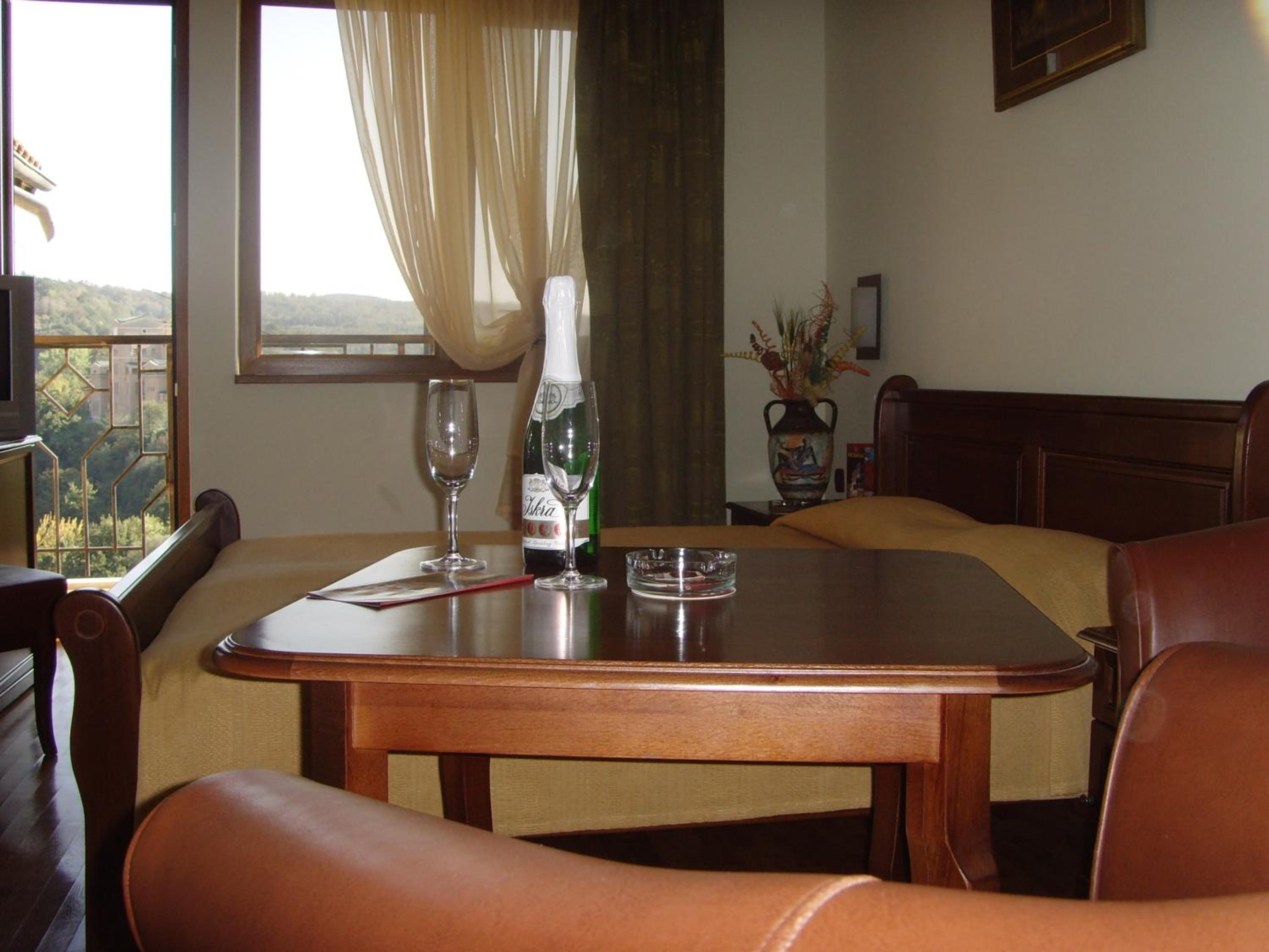 Junior Suite with Balcony (2 Adults + 2 Children)  - Photo 3