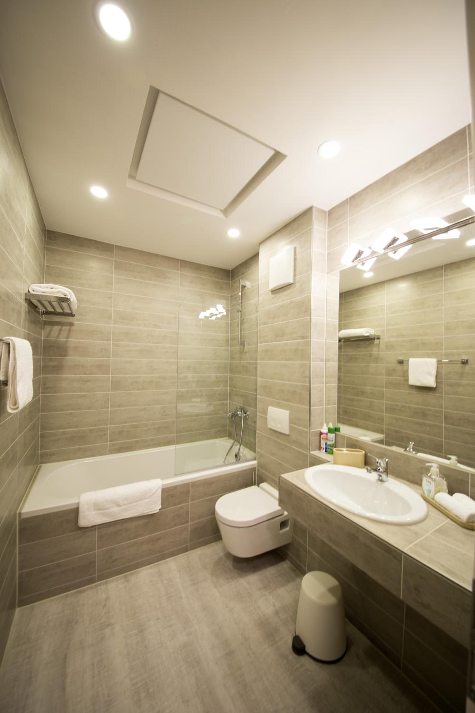 Apartment - Photo 2