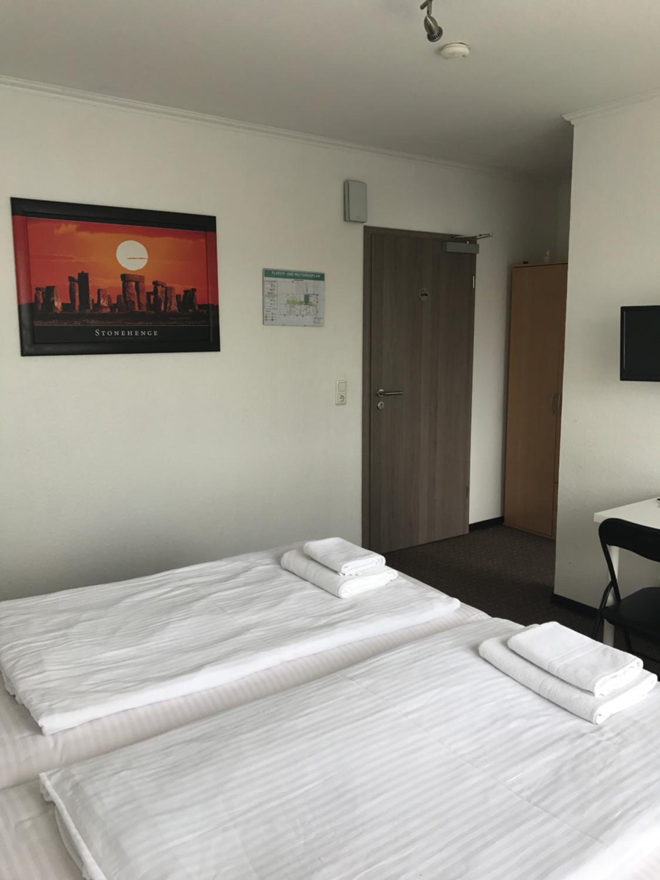 Double or Twin Room photo 3