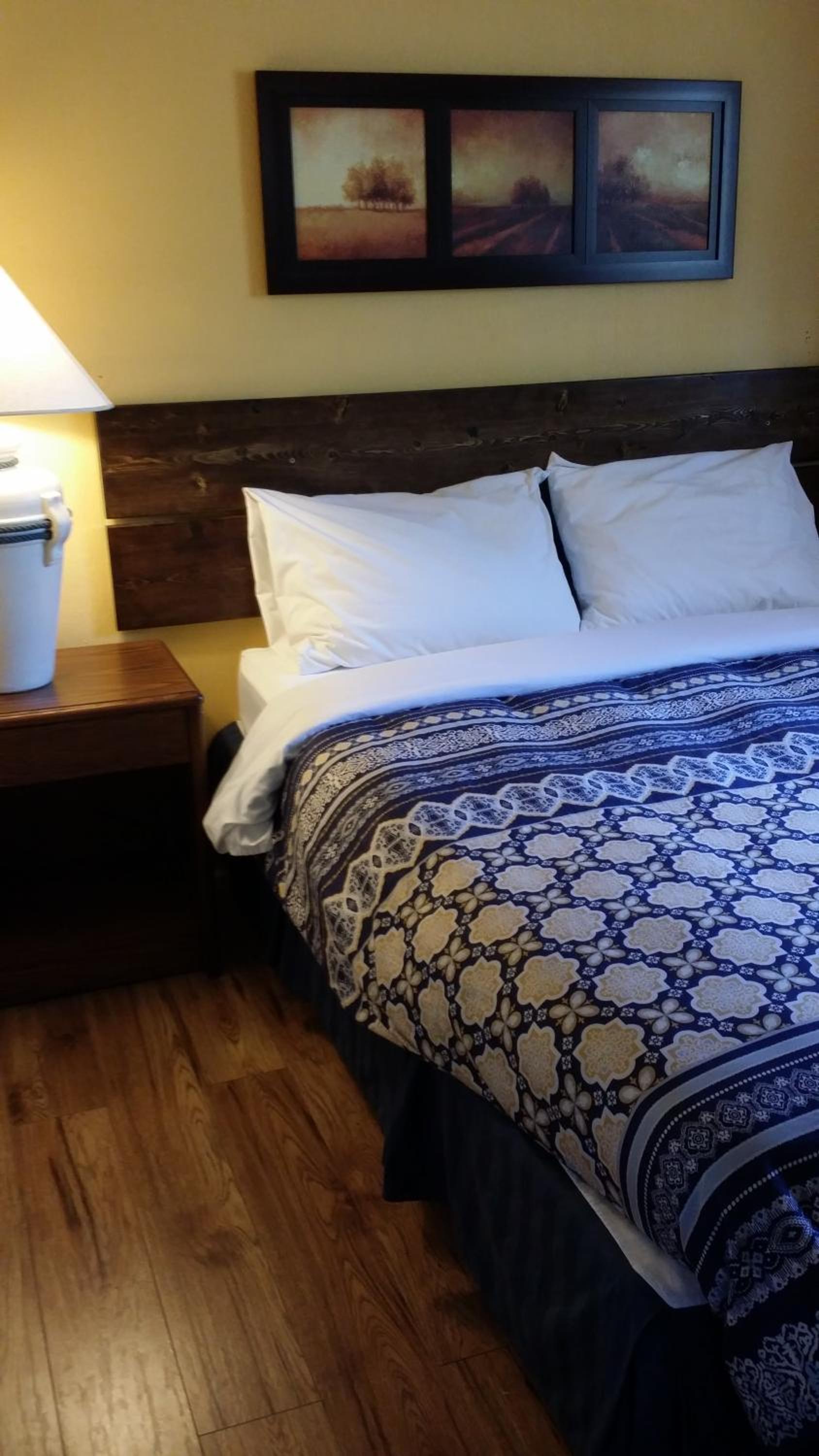 Superior Queen Room with Two Queen Beds photo 2