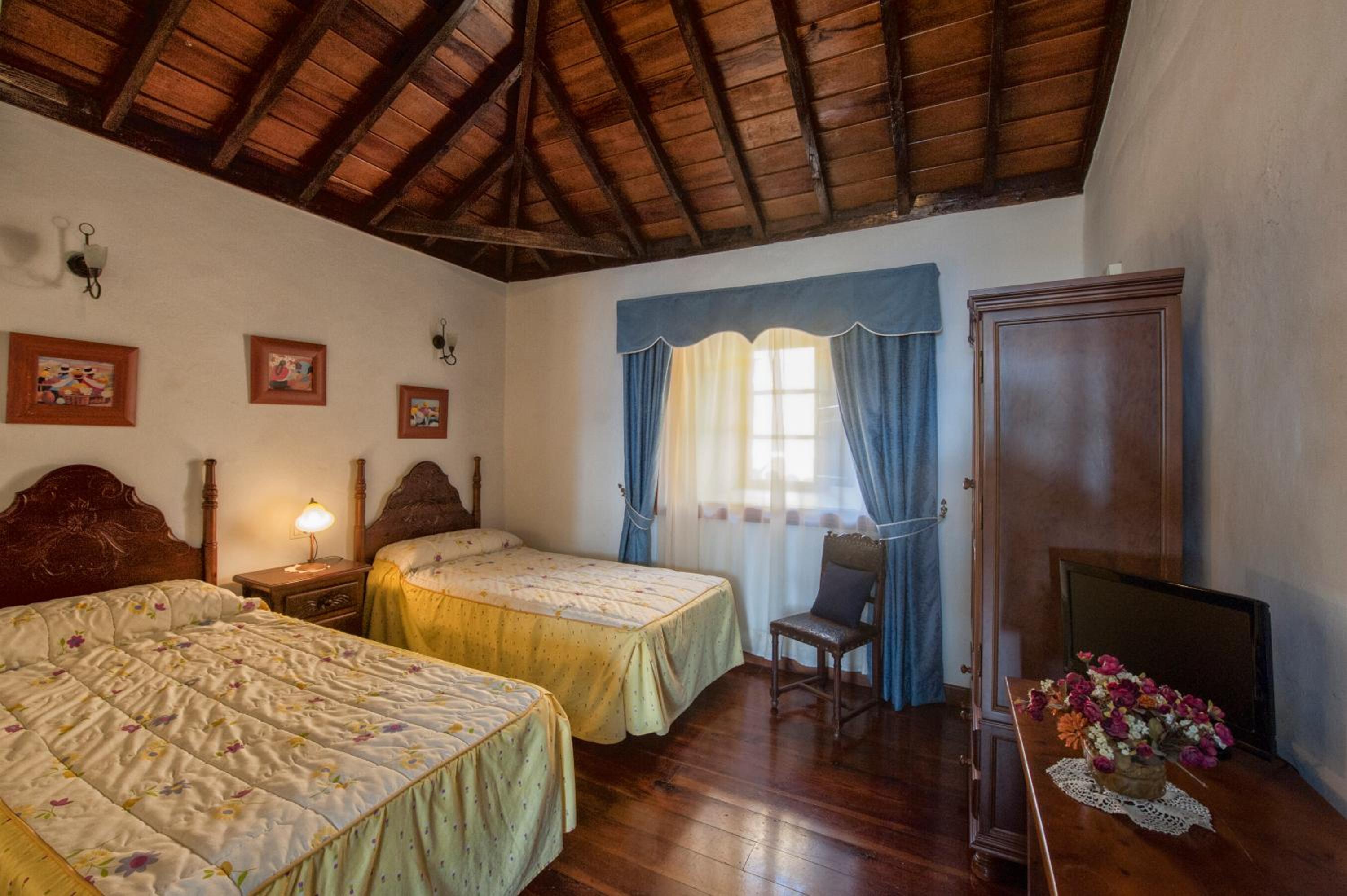 Double or Twin Room with Extra Bed photo 3