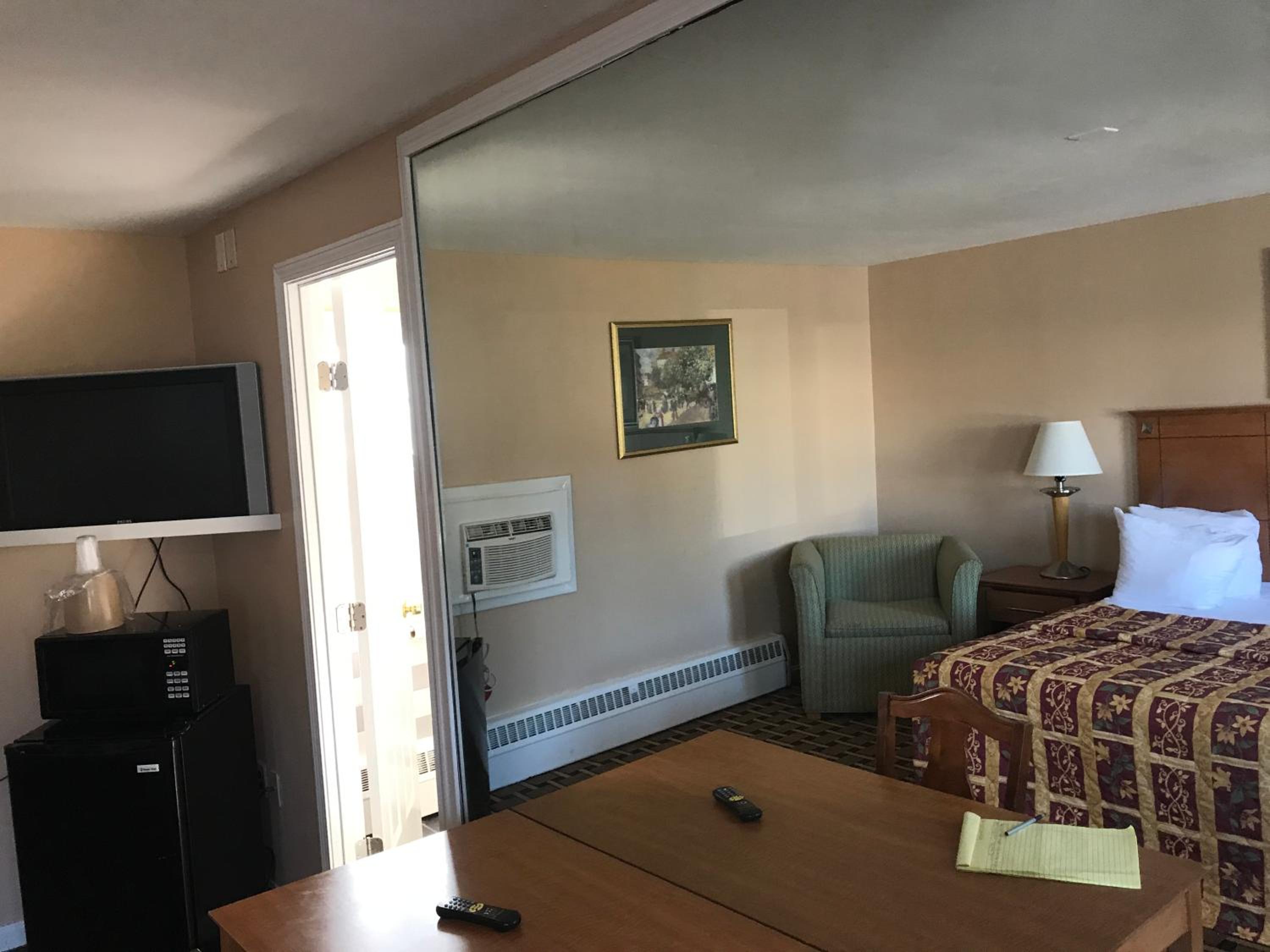 Standard King Room - Non-Smoking  photo 3
