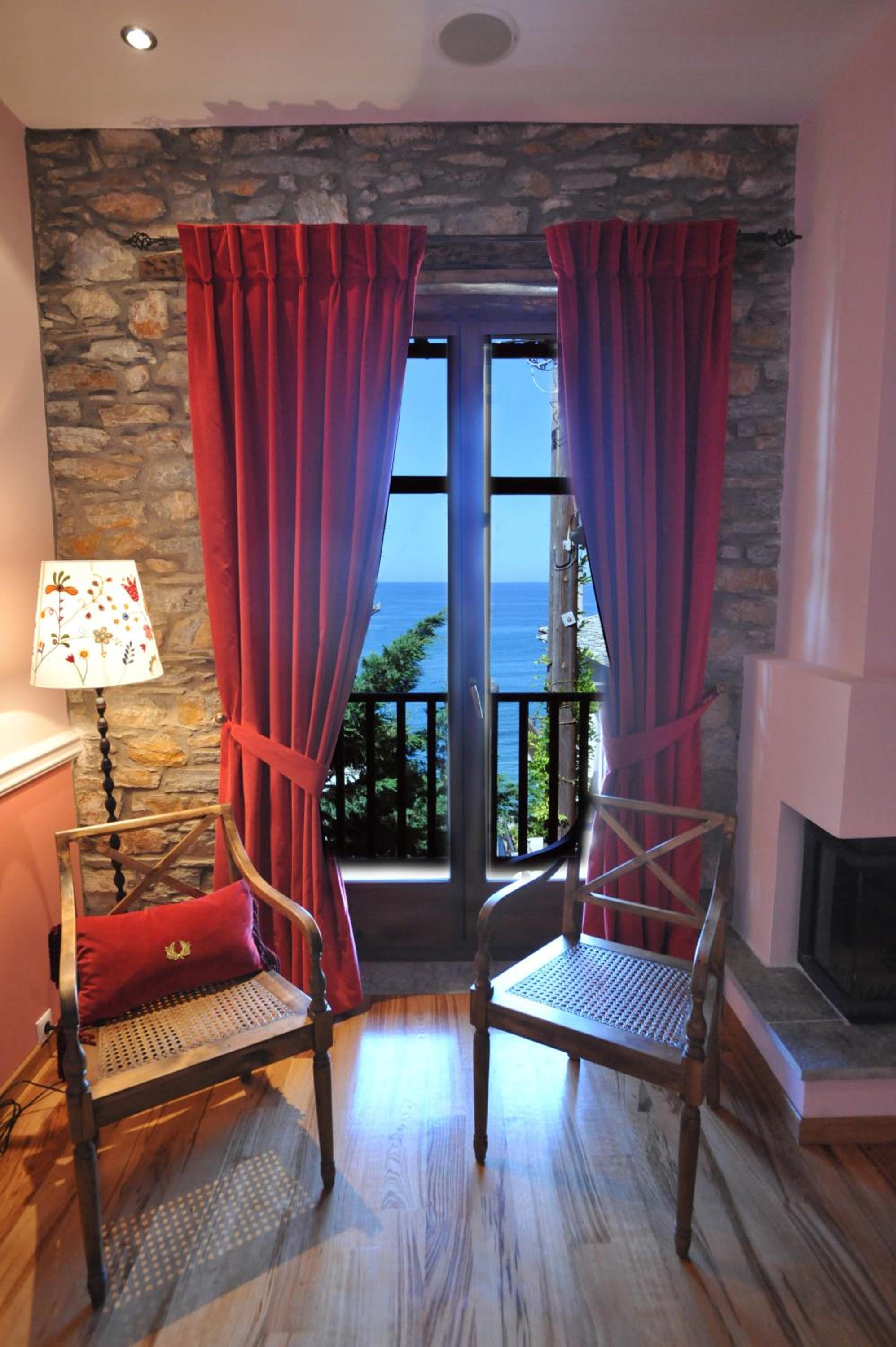 Superior Suite - Photo 14