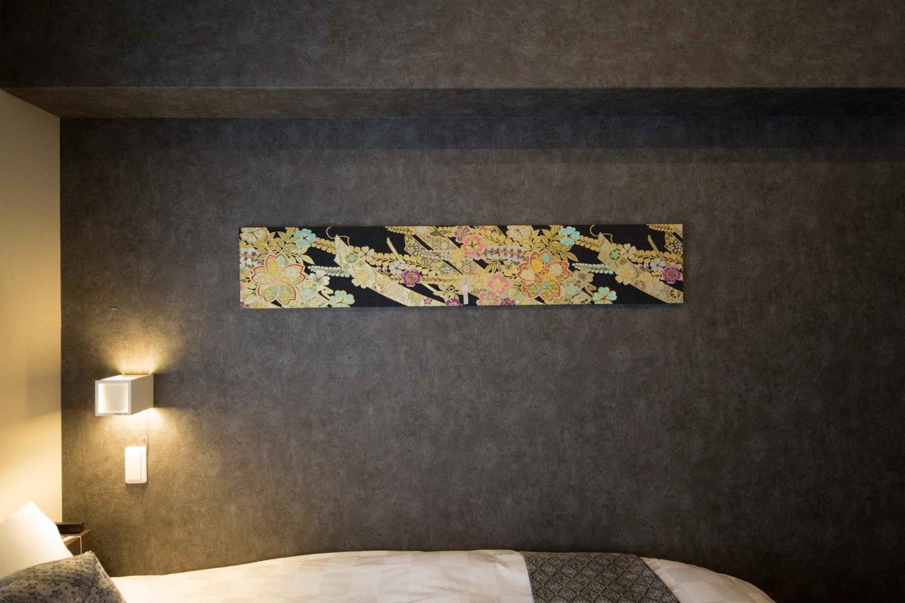 Superior Double Room thumbnail 5
