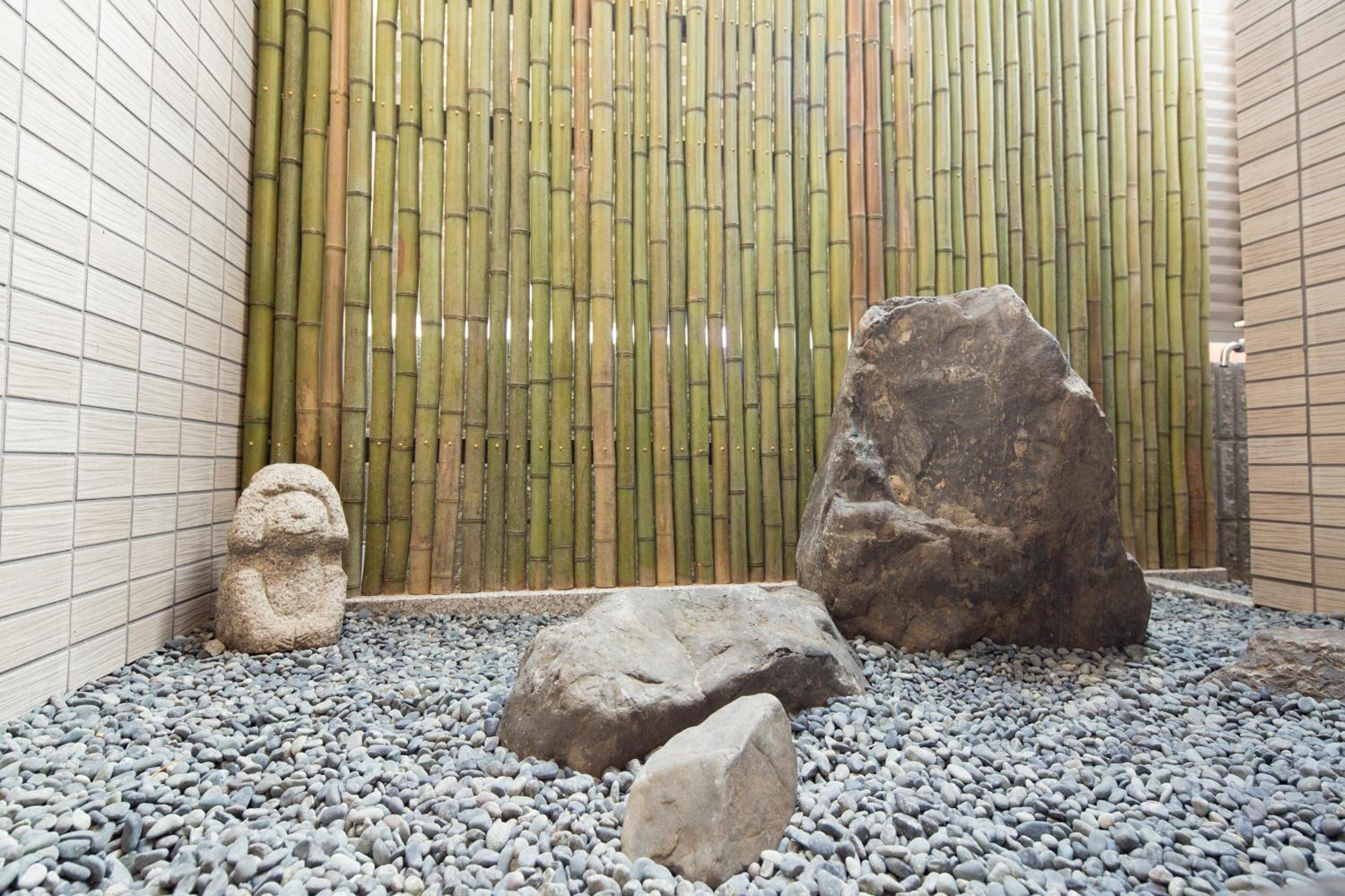 Twin Room with Tatami Area and Garden View photo 2