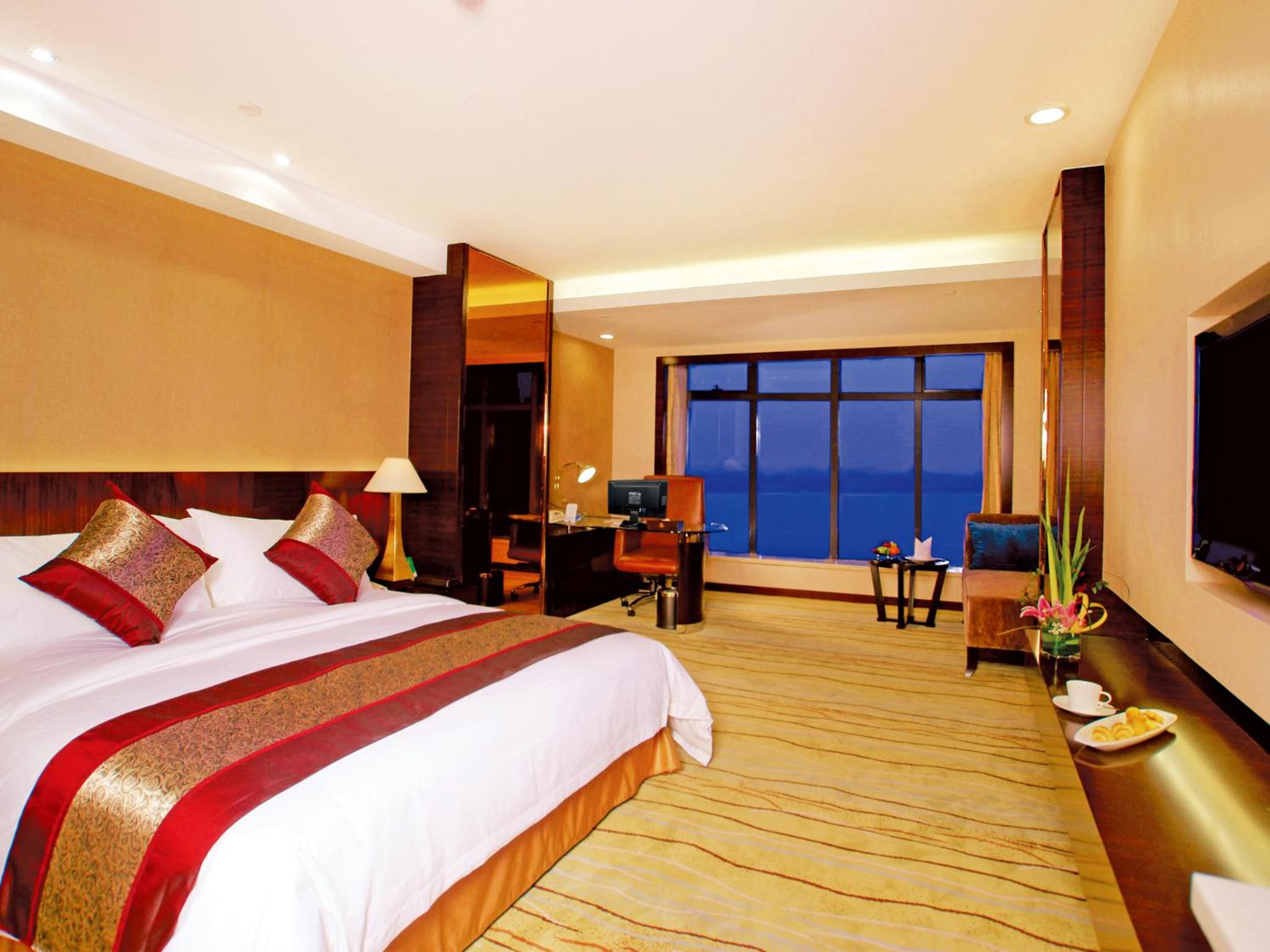 Deluxe King Room with River View