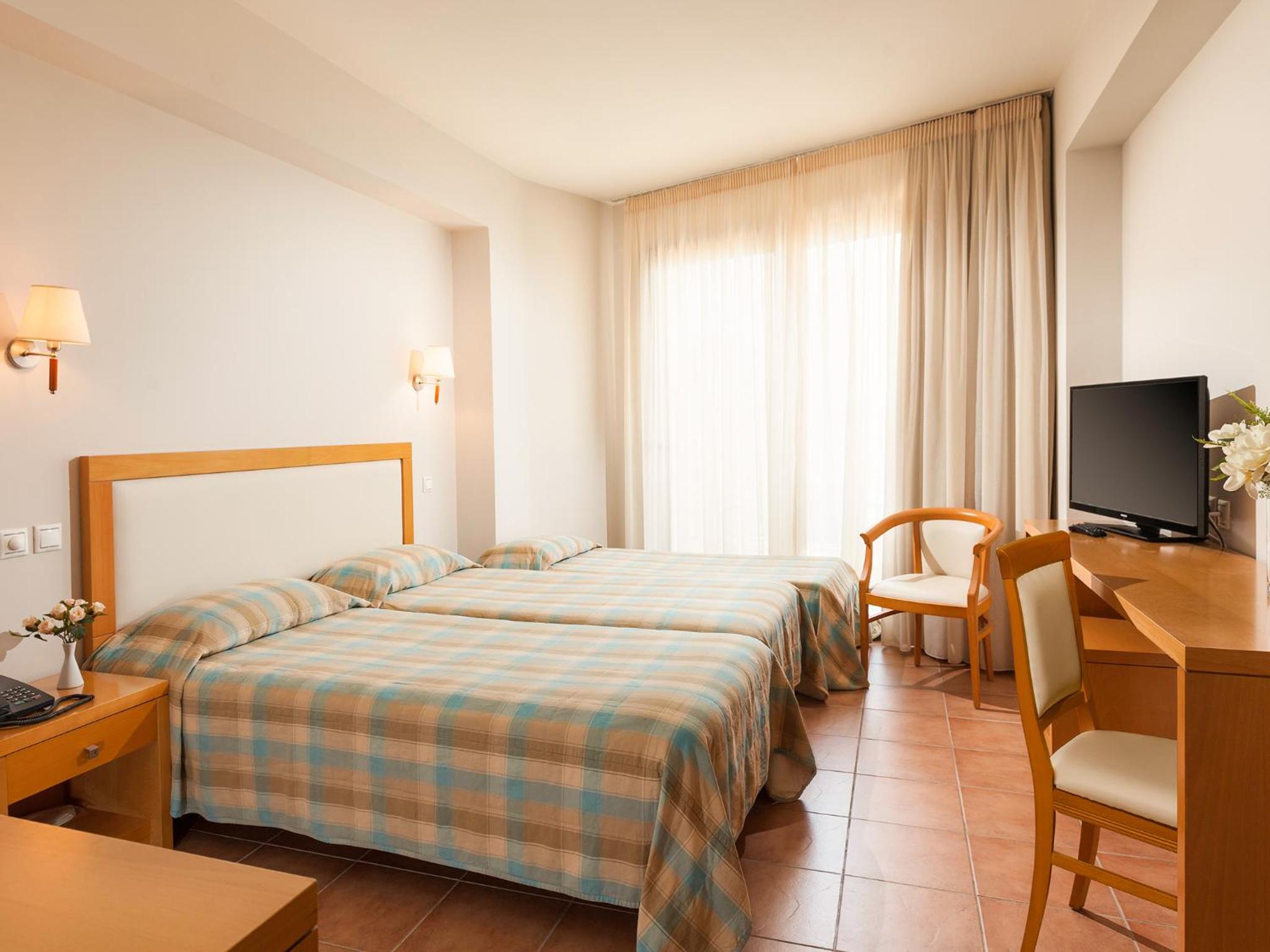 Double Room with Extra Bed - Photo 4