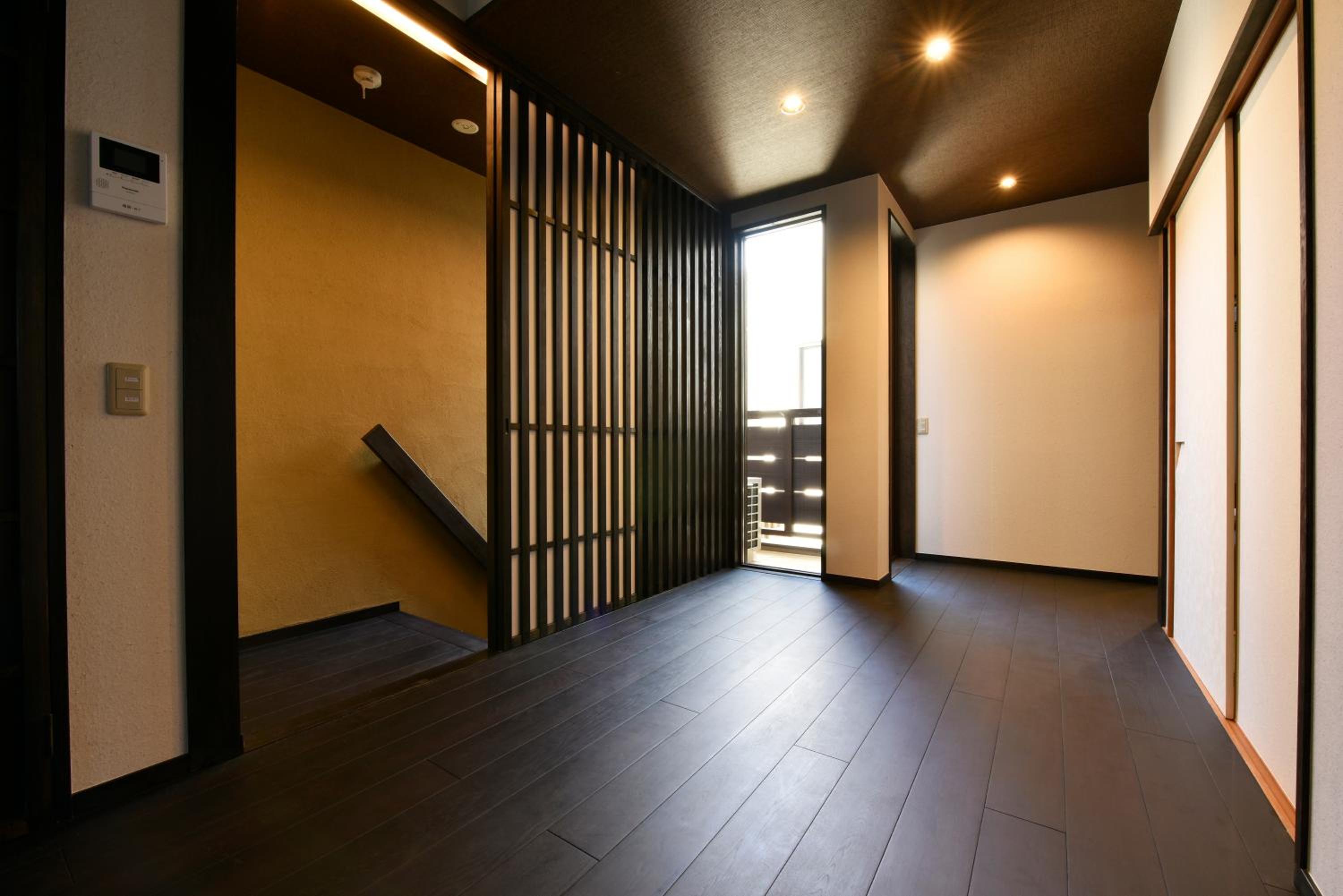 Two-Bedroom Townhouse thumbnail 5