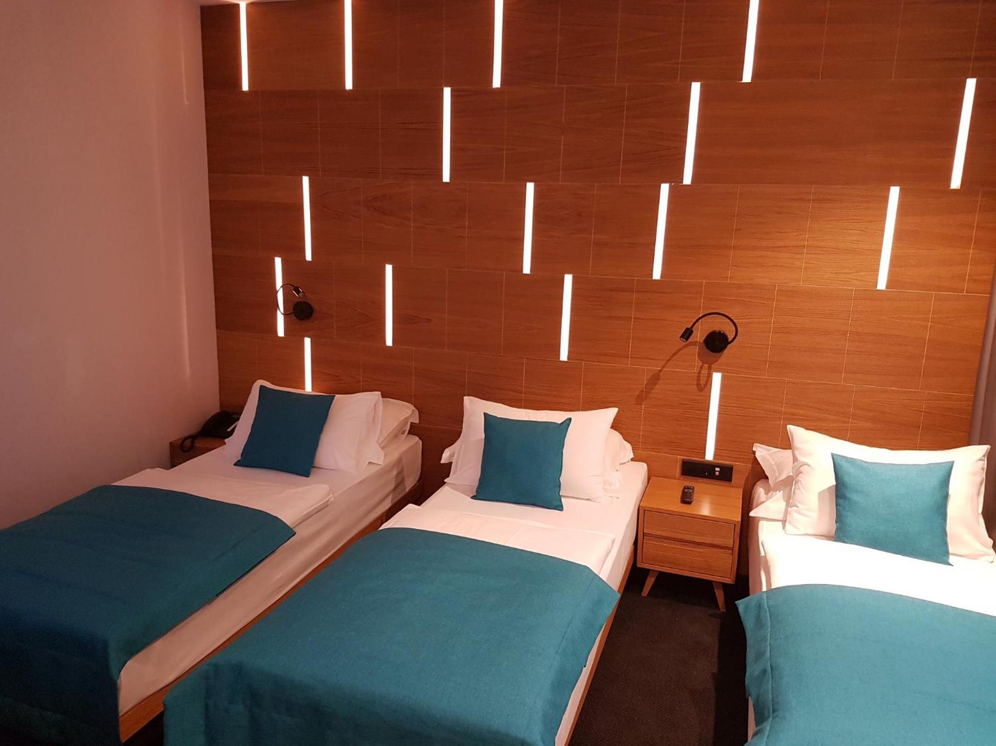 Deluxe Triple Room photo 3