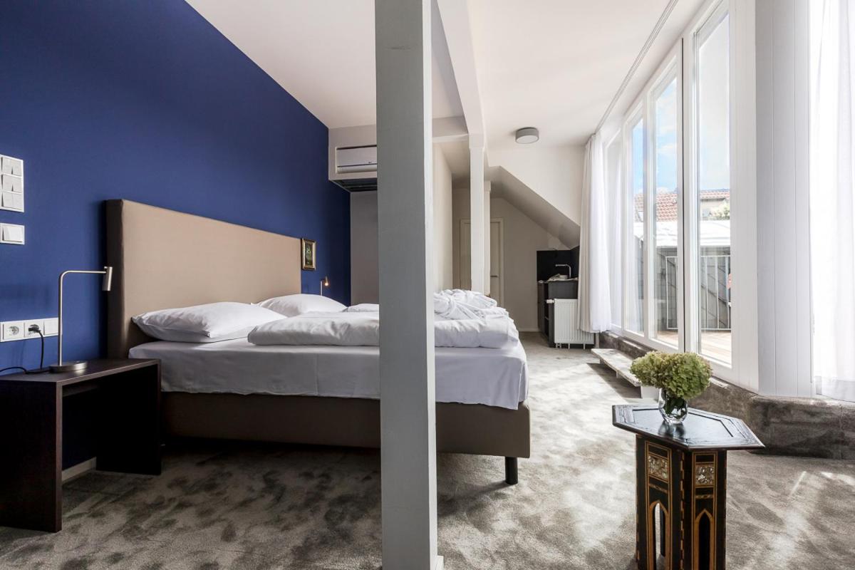 Suite - Photo 3
