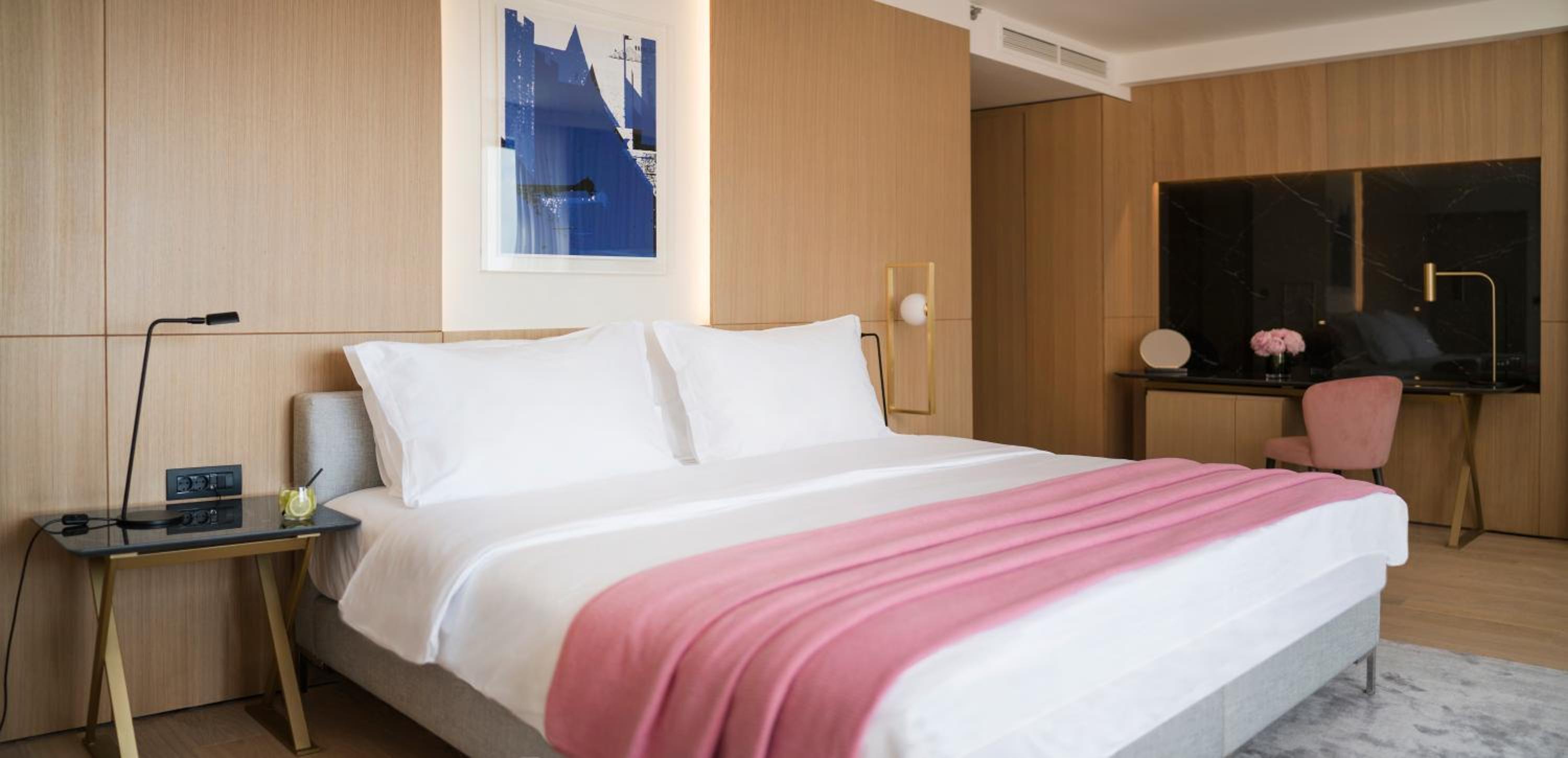 Superior Double Room with Partial Sea View