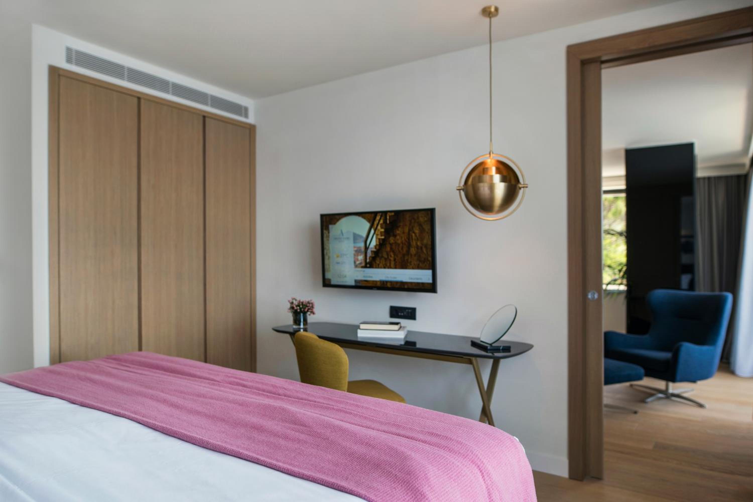 Executive Suite with Balcony and Sea View