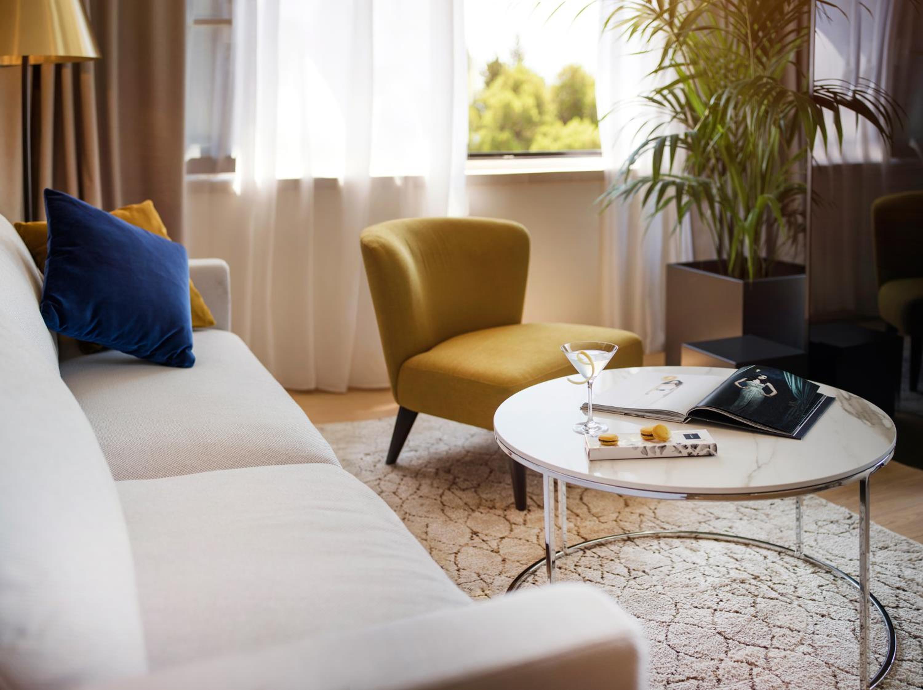 Executive Suite with Balcony and Sea View thumbnail 5
