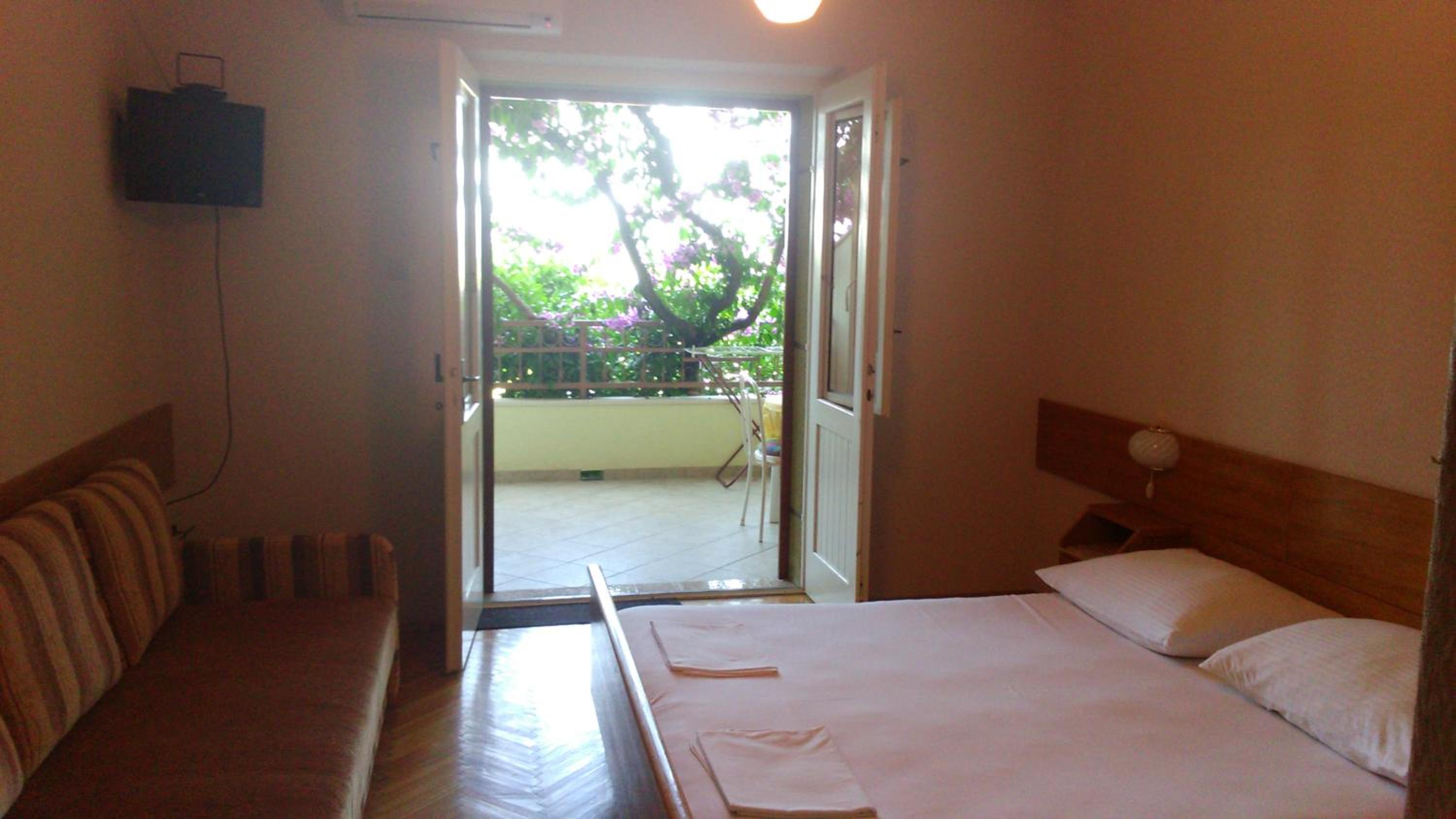 Studio Apartment with Sea View photo 3