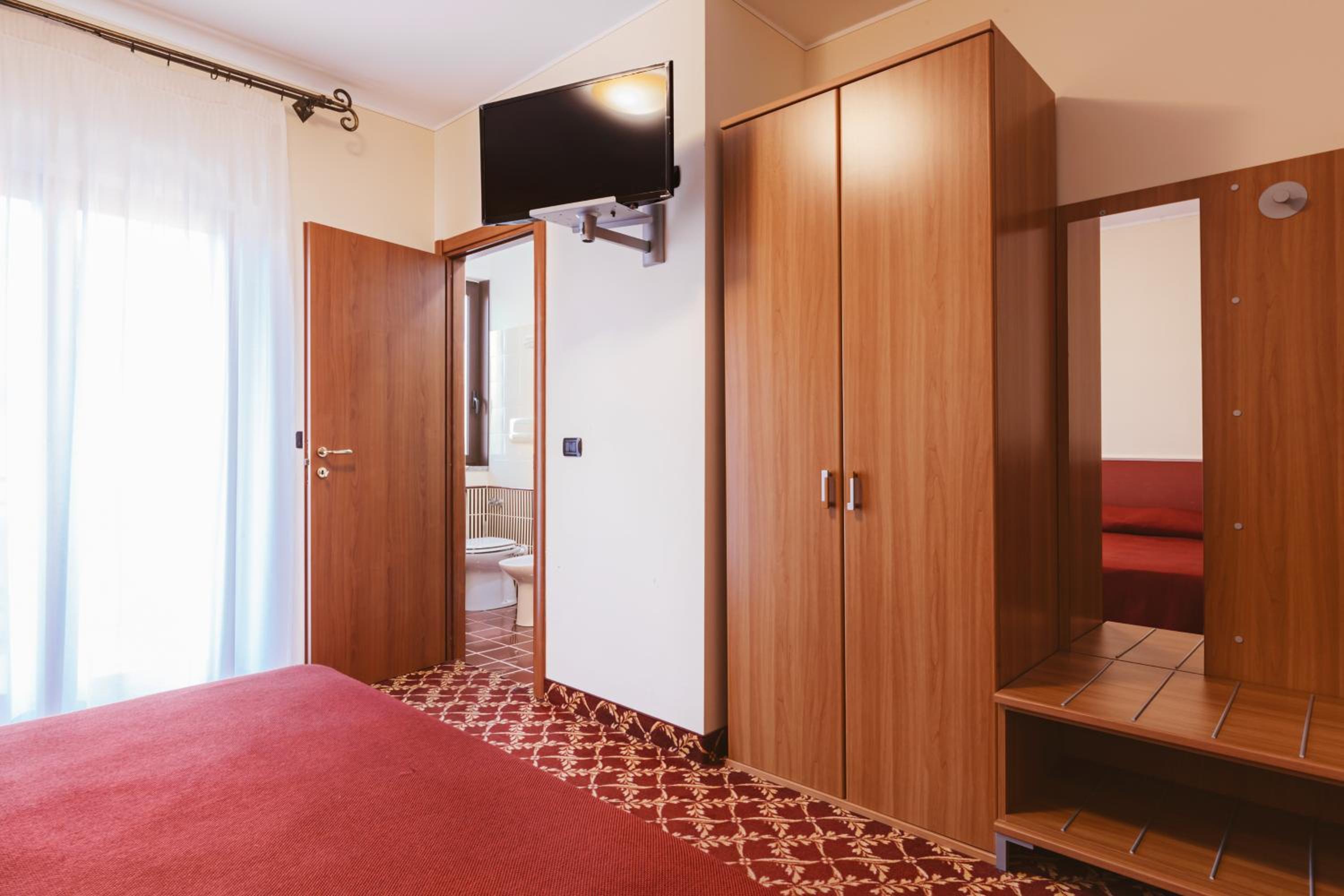 Comfort Triple Room with Shower