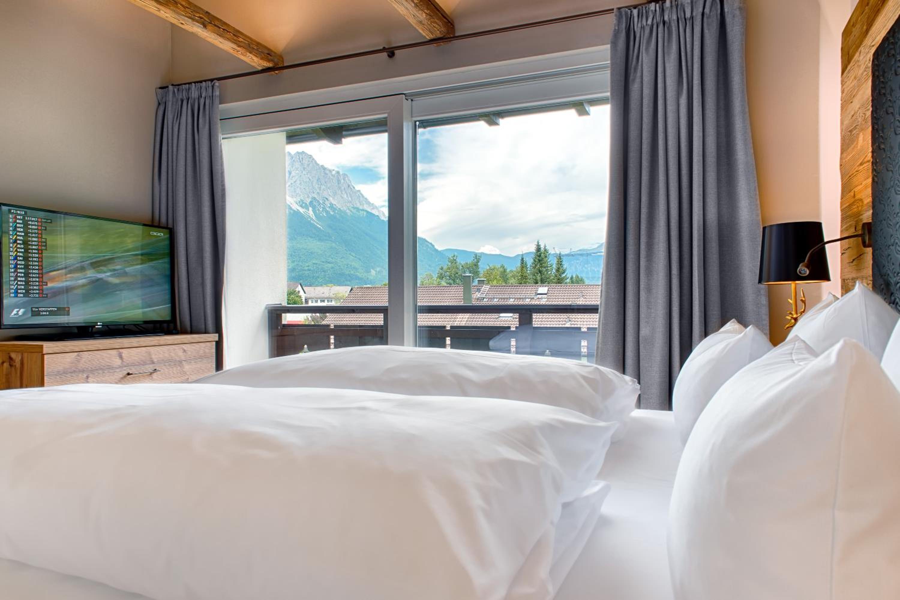 Two-Bedroom Master Suite