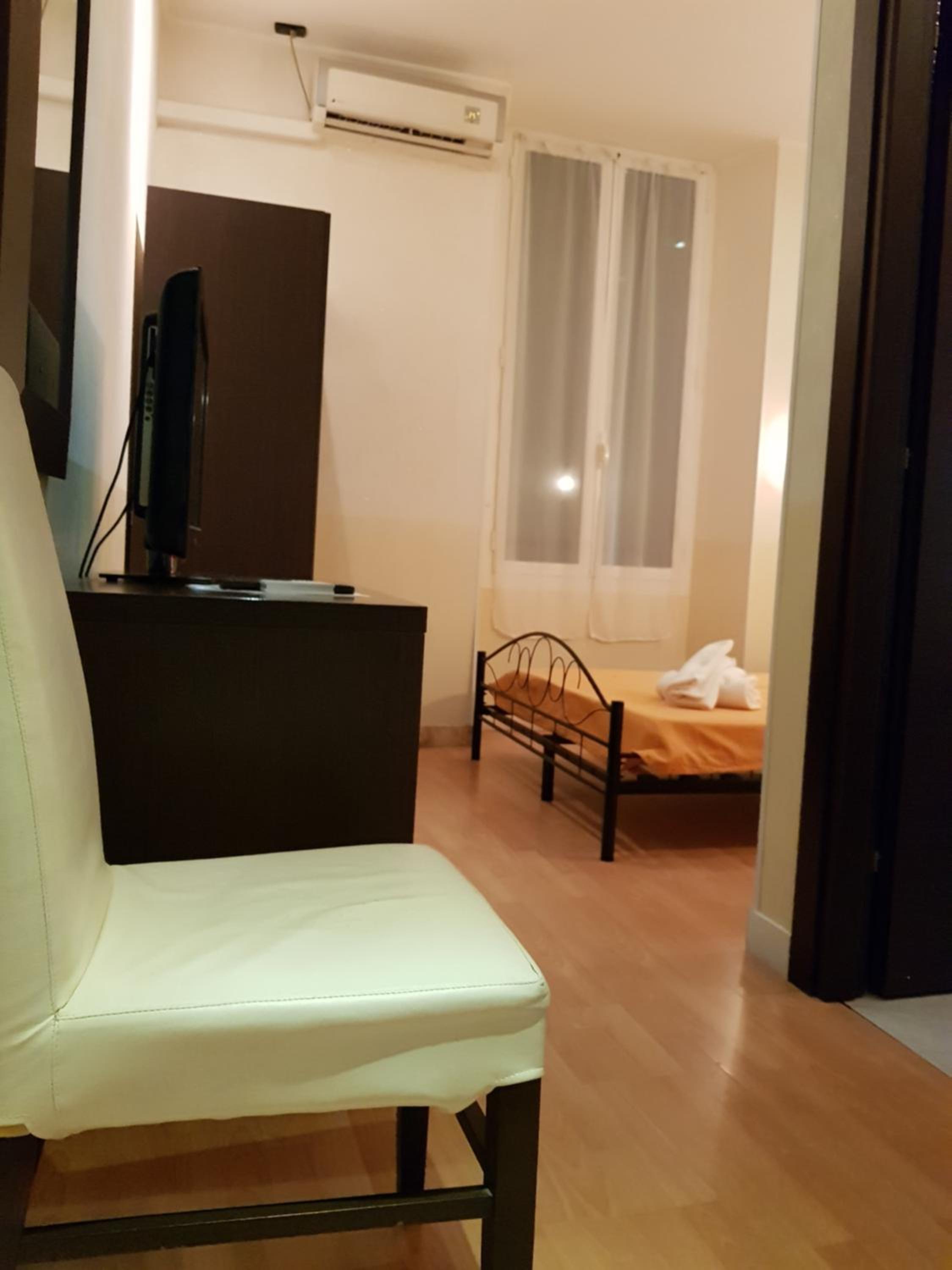 Economy Double Room - Photo 1