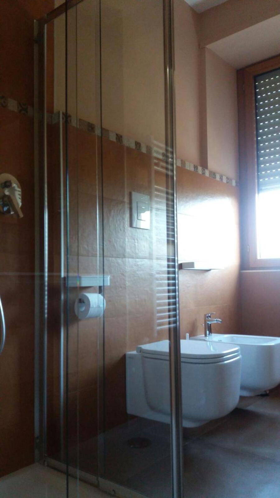 King Room with Balcony - Photo 20