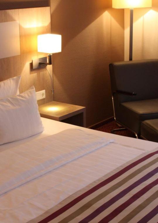Standard Twin Room with Street View - Photo 1