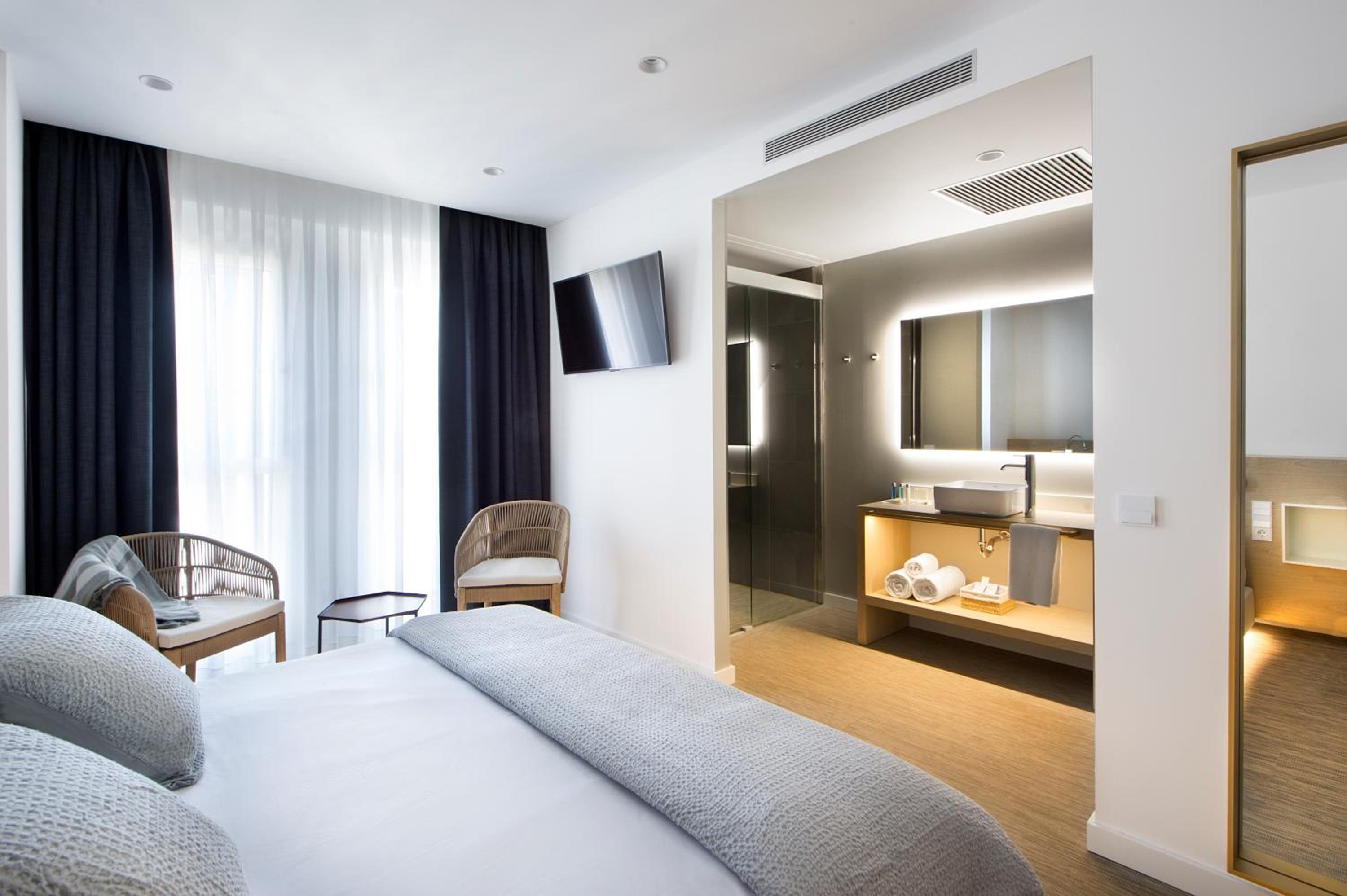 Double Room with Mountain View