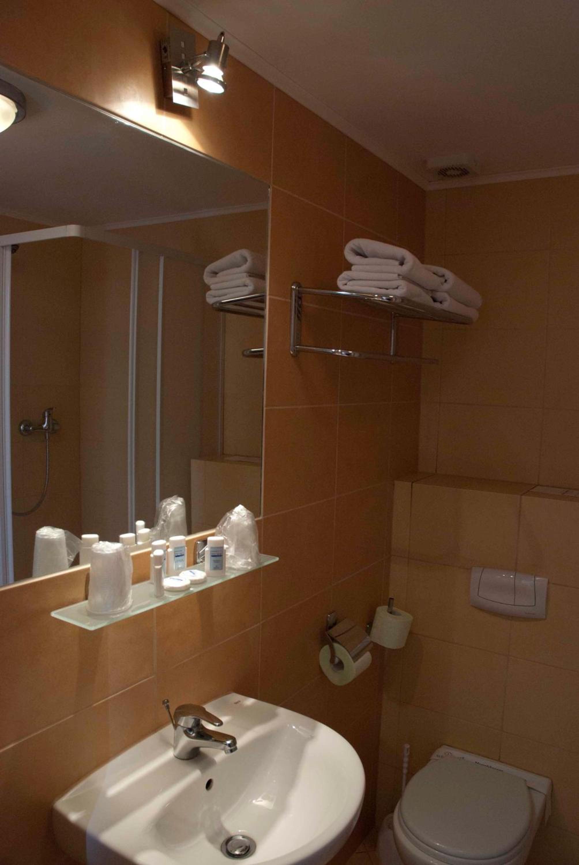 Classic Twin Room - Photo 6