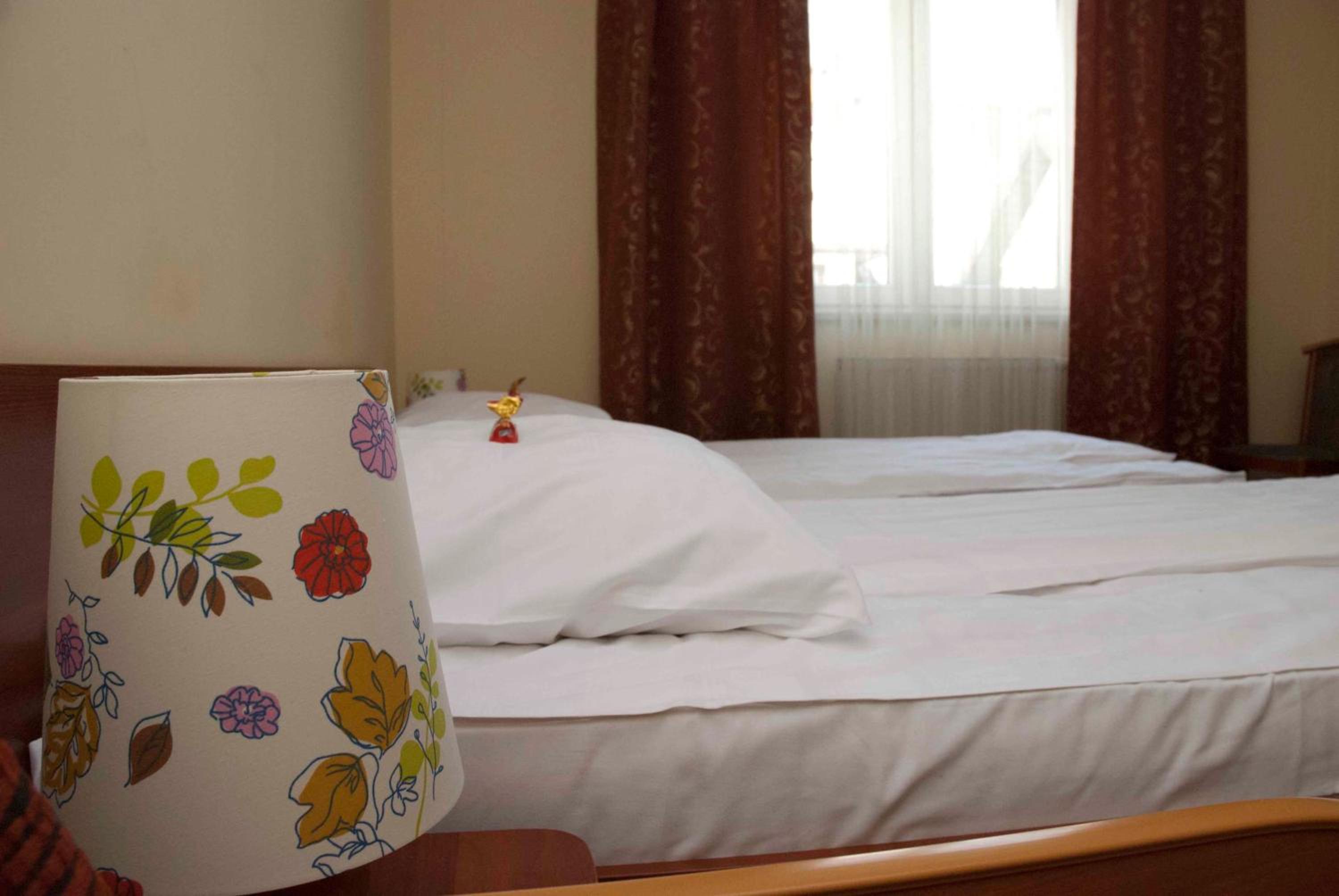 Classic Twin Room - Photo 4