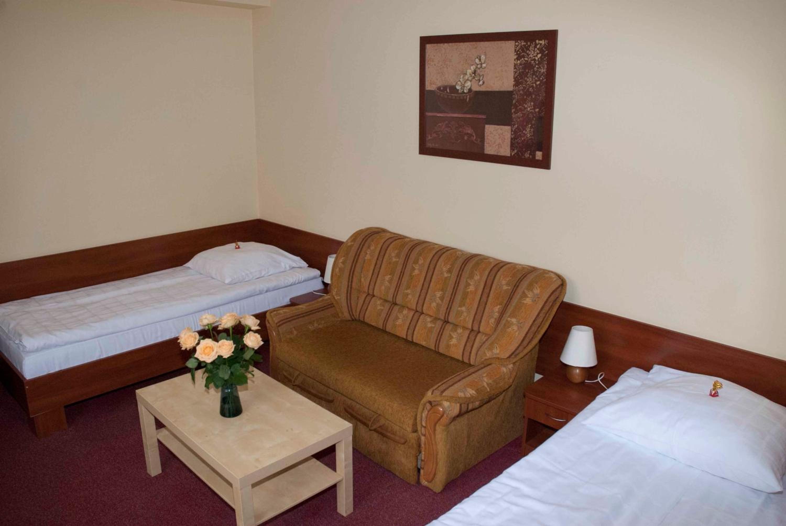 Standard Twin Room - Photo 4