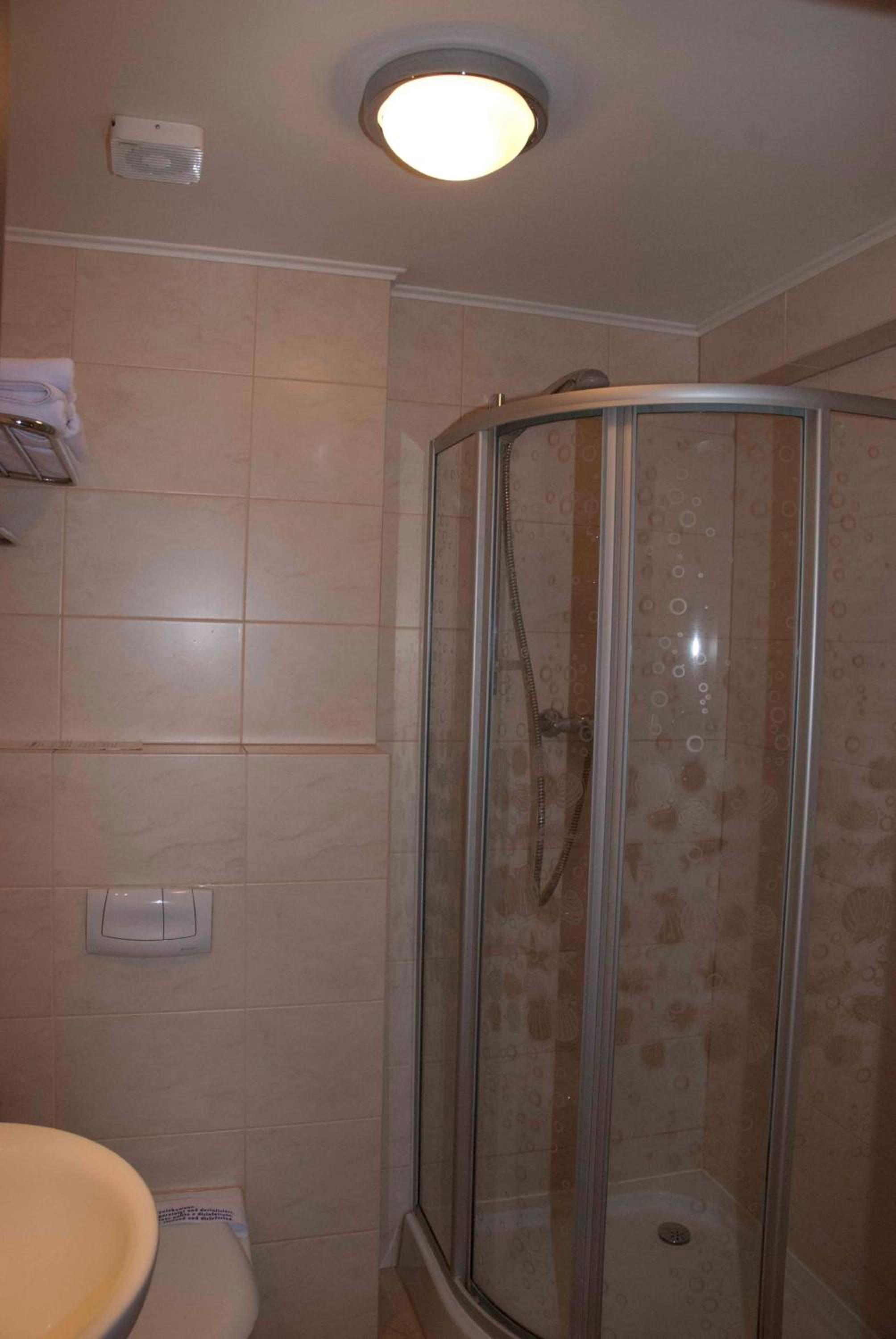 Standard Twin Room - Photo 2