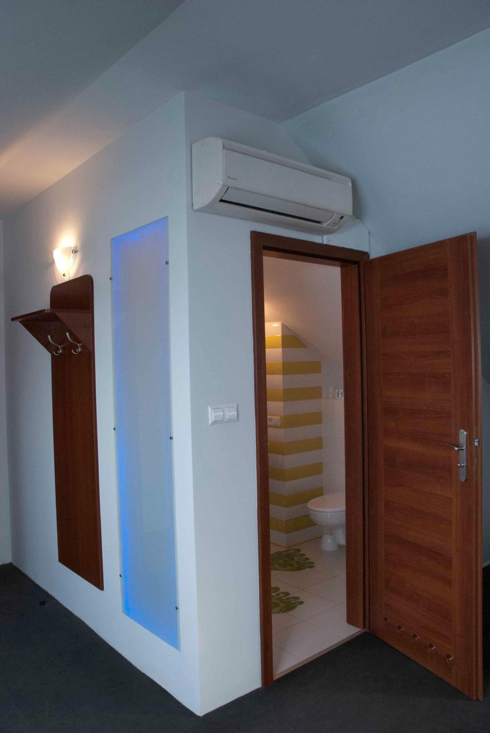 Suite - Photo 7