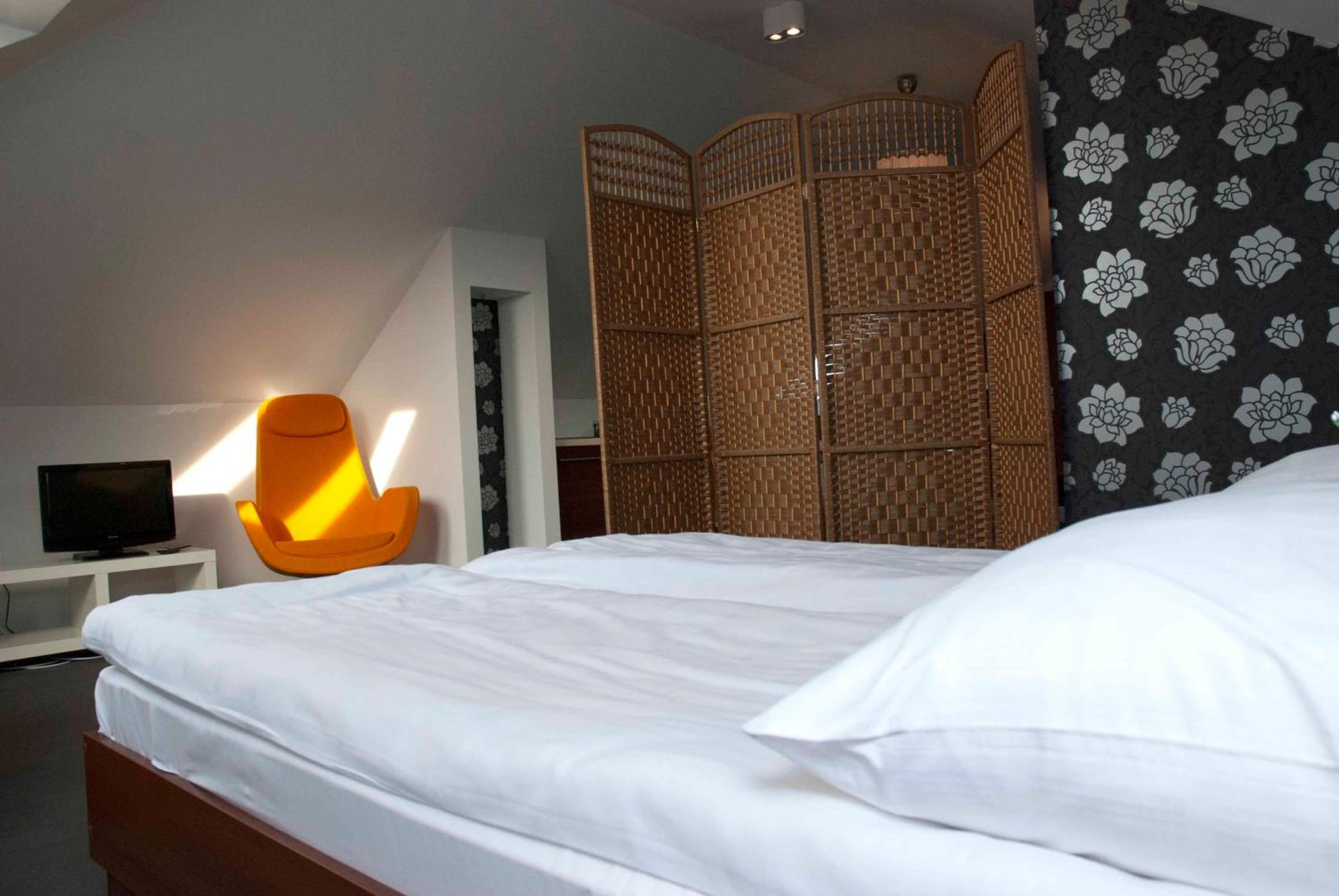 Suite - Photo 5