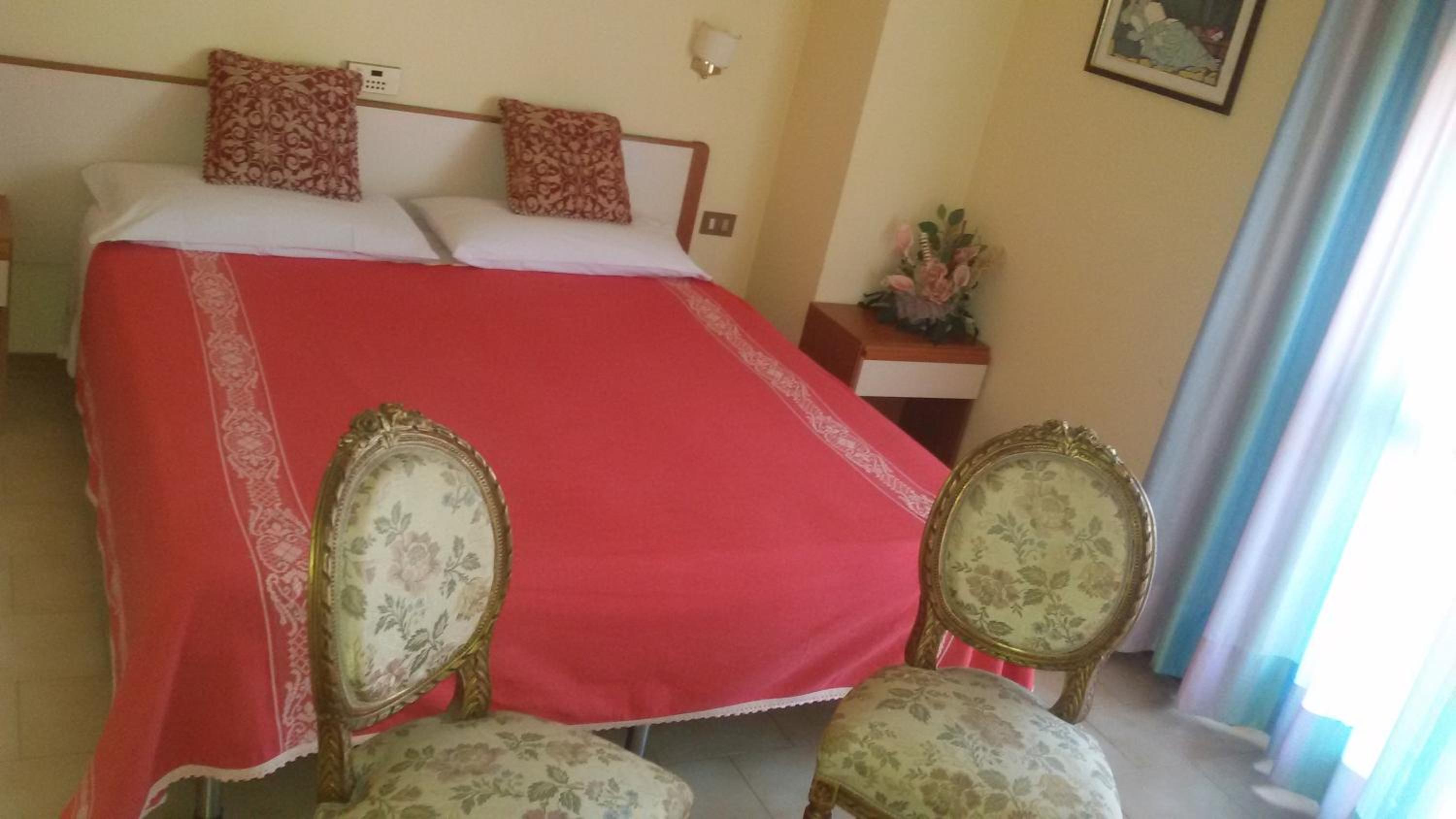Double or Twin Room - Photo 3