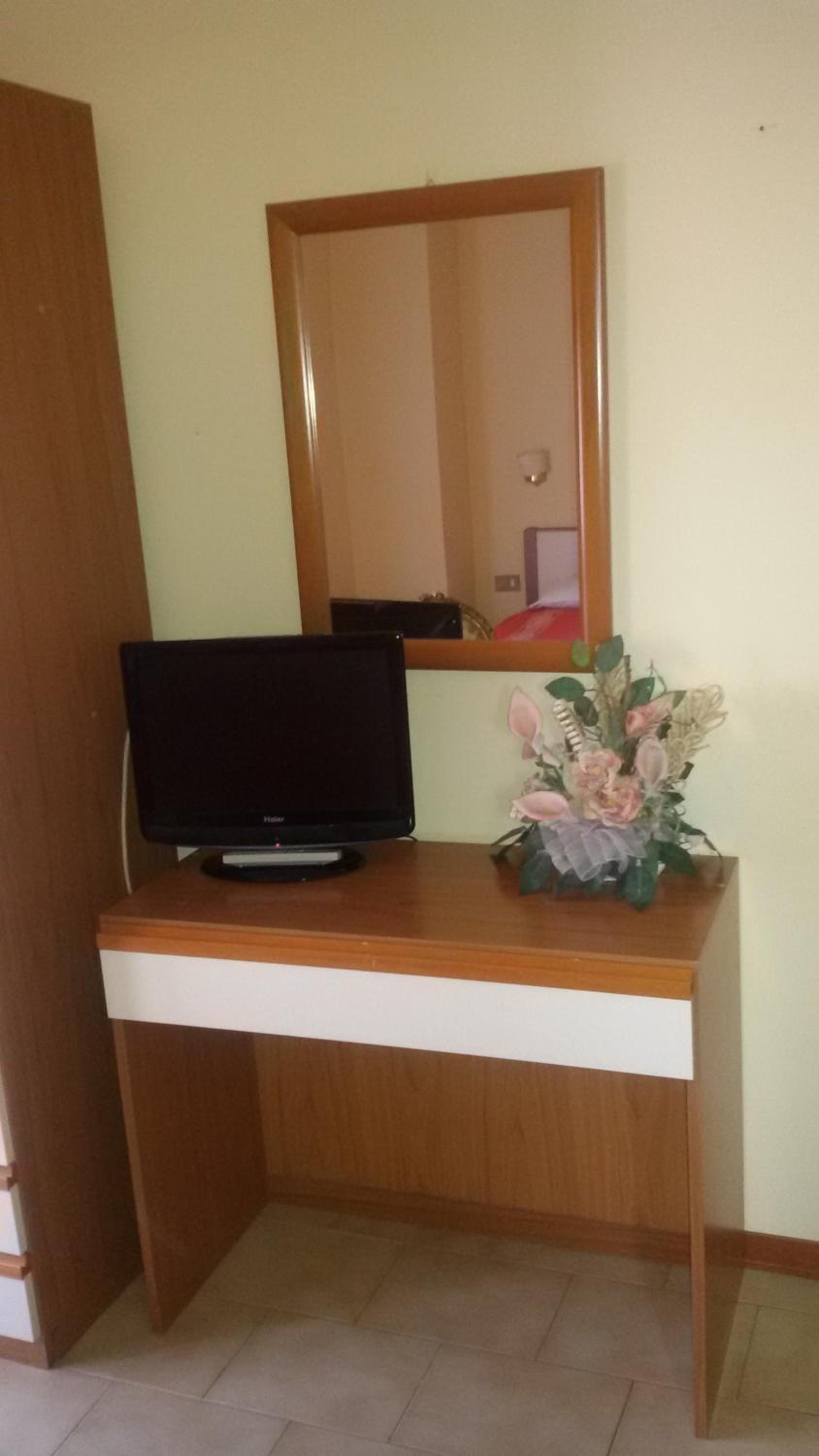 Double or Twin Room - Photo 4