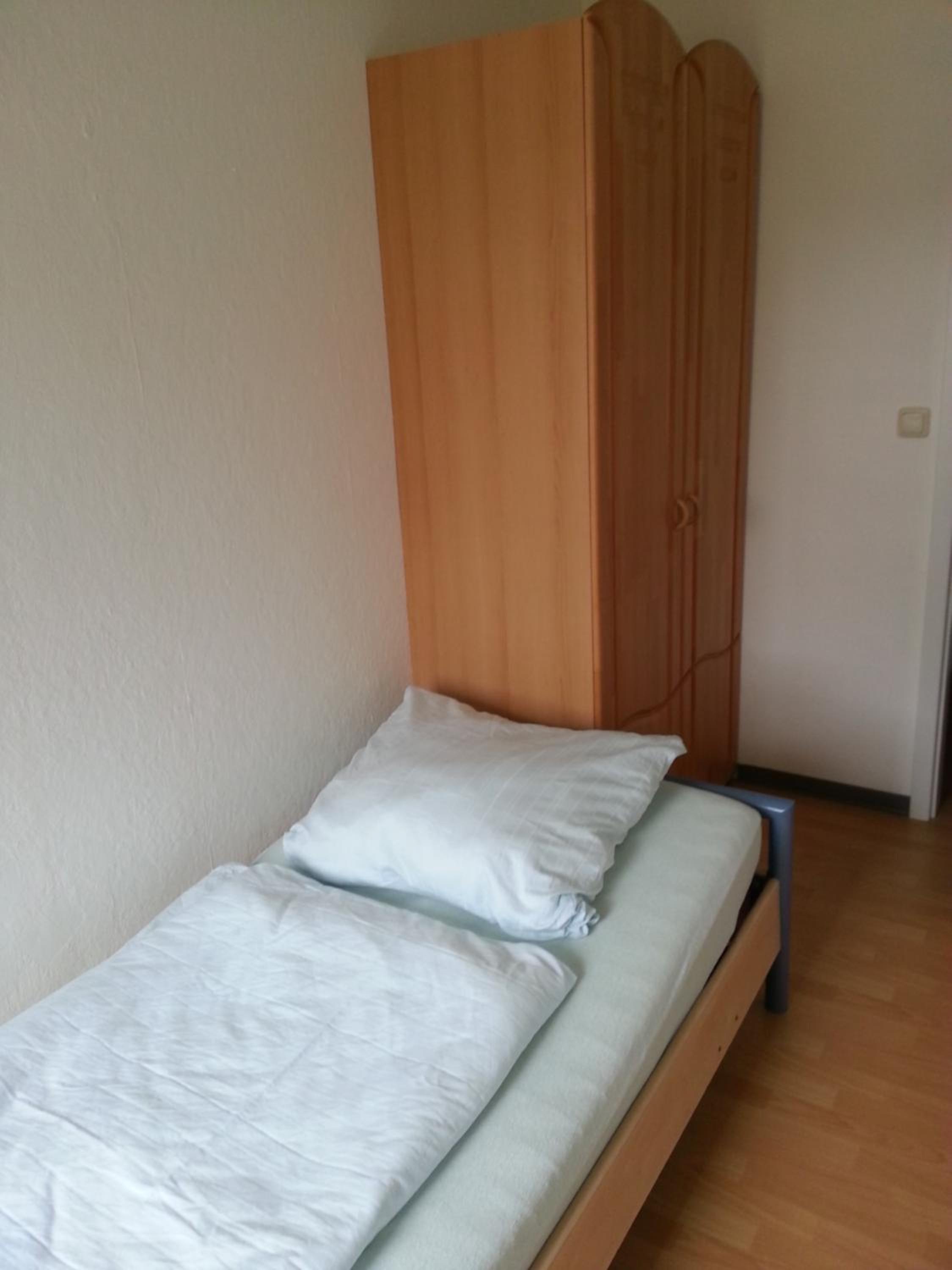 Single Room with Shared Bathroom photo 1