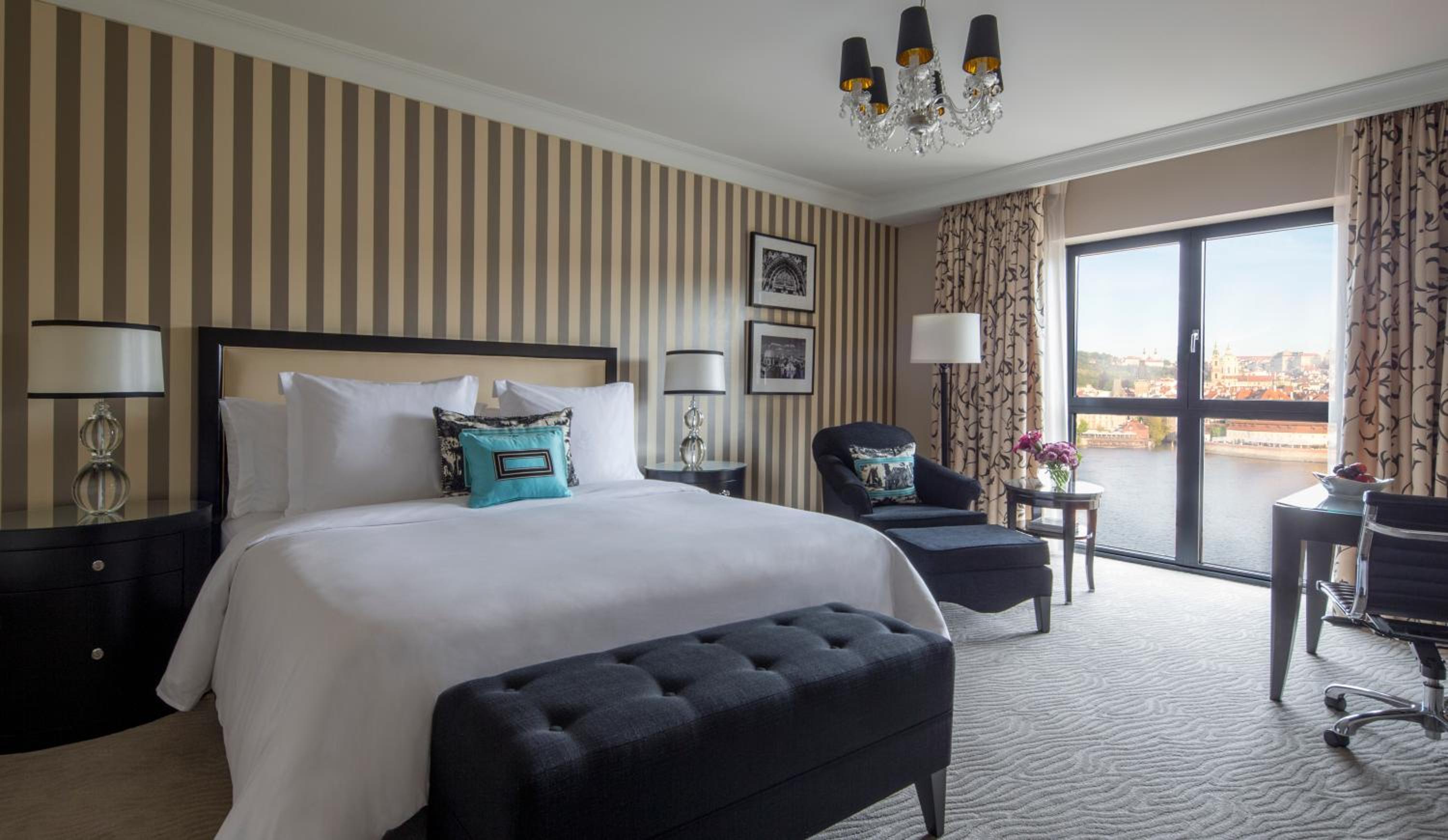 Premier River Room