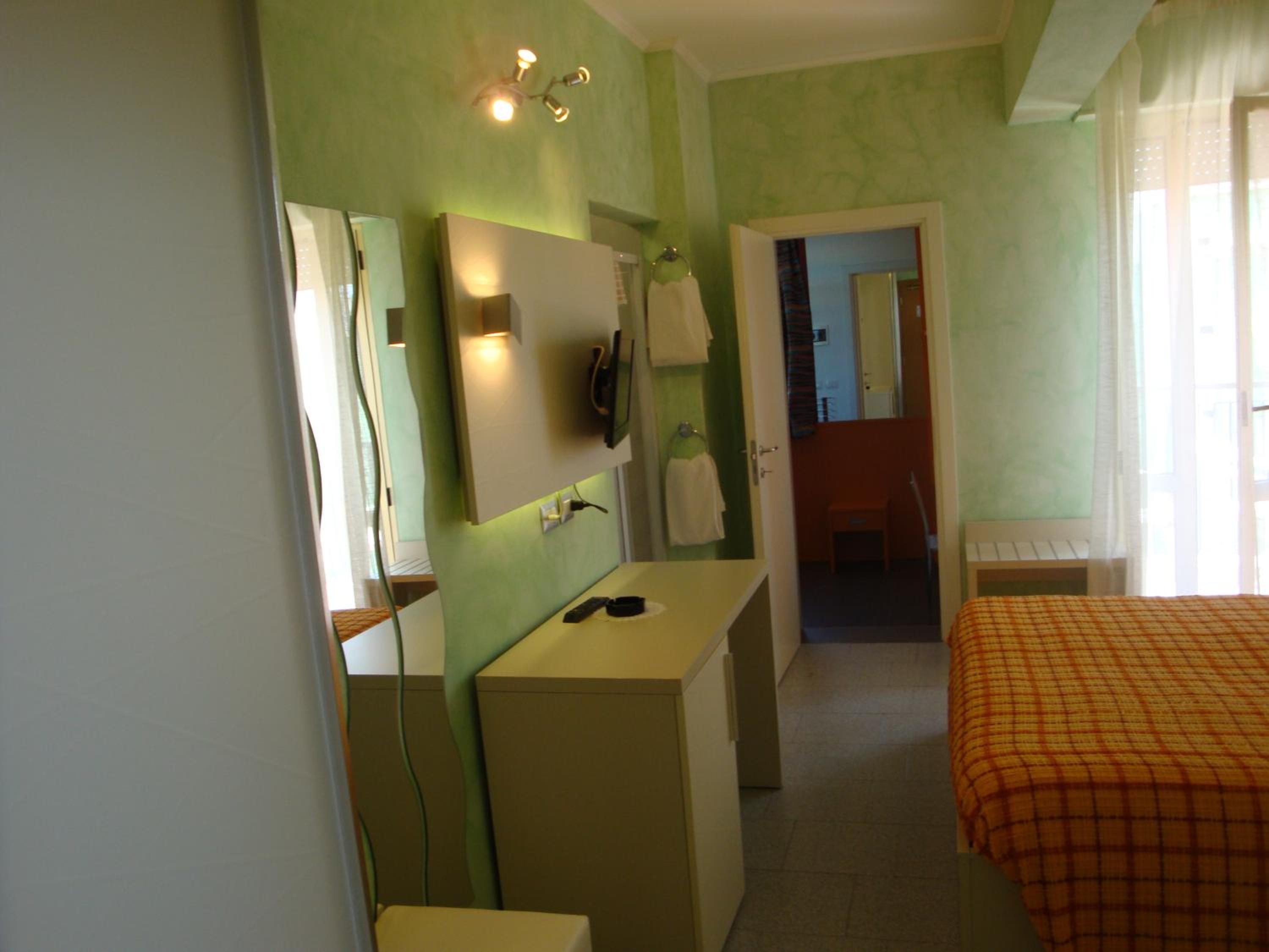 Family Room with Sea View photo 3