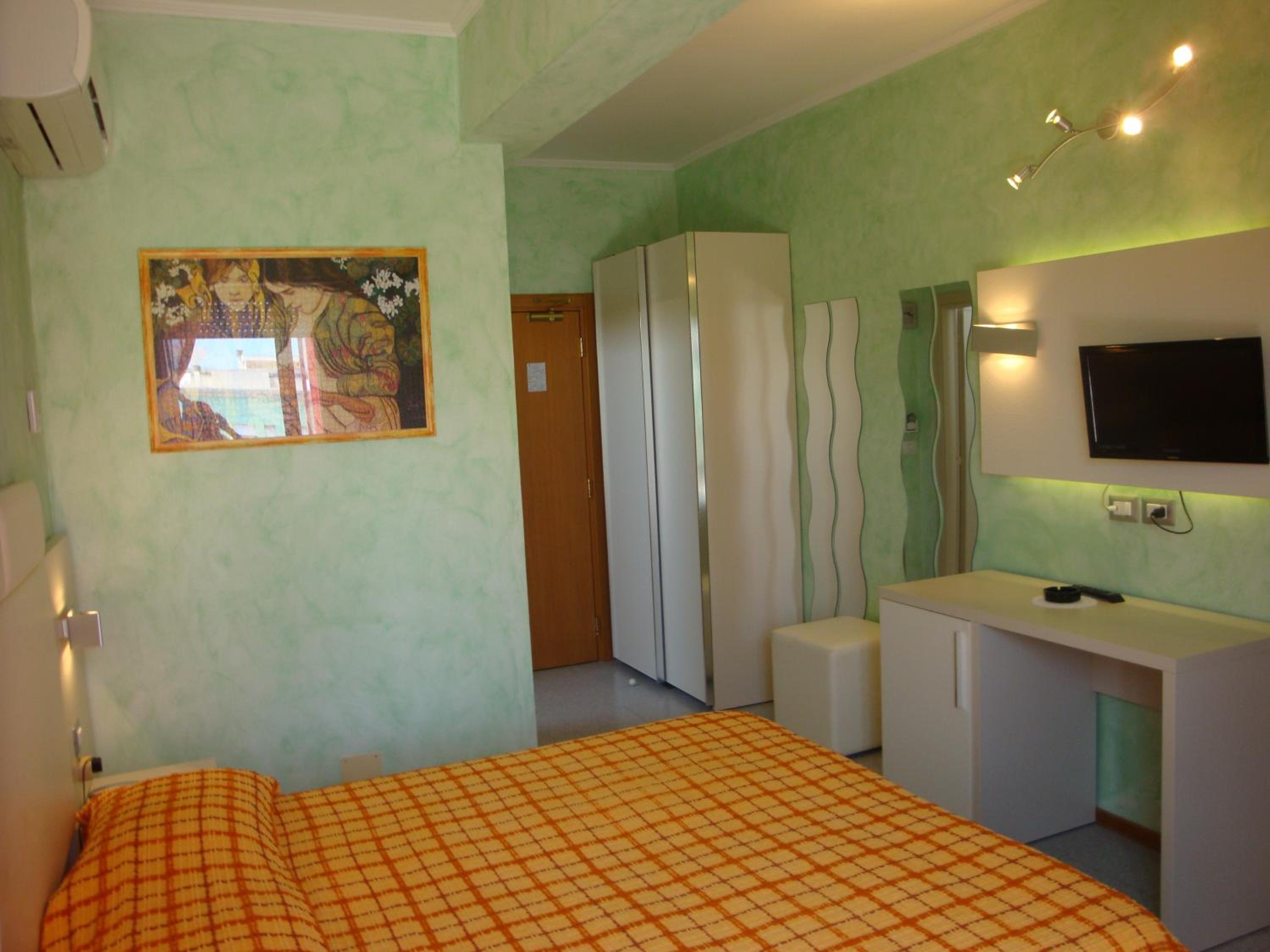 Family Room with Sea View photo 2