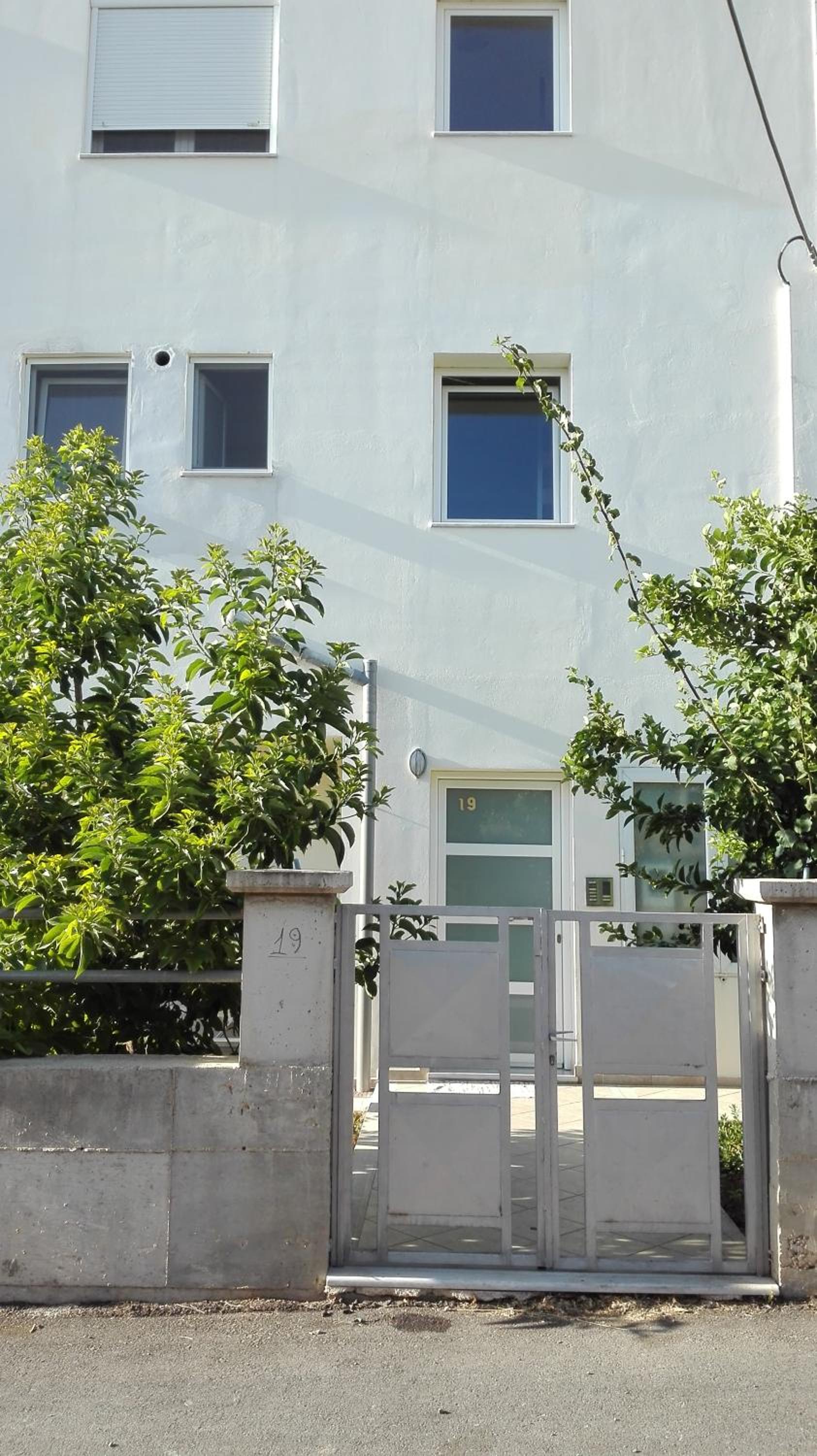 Studio Apartment with Sea View - Photo 3