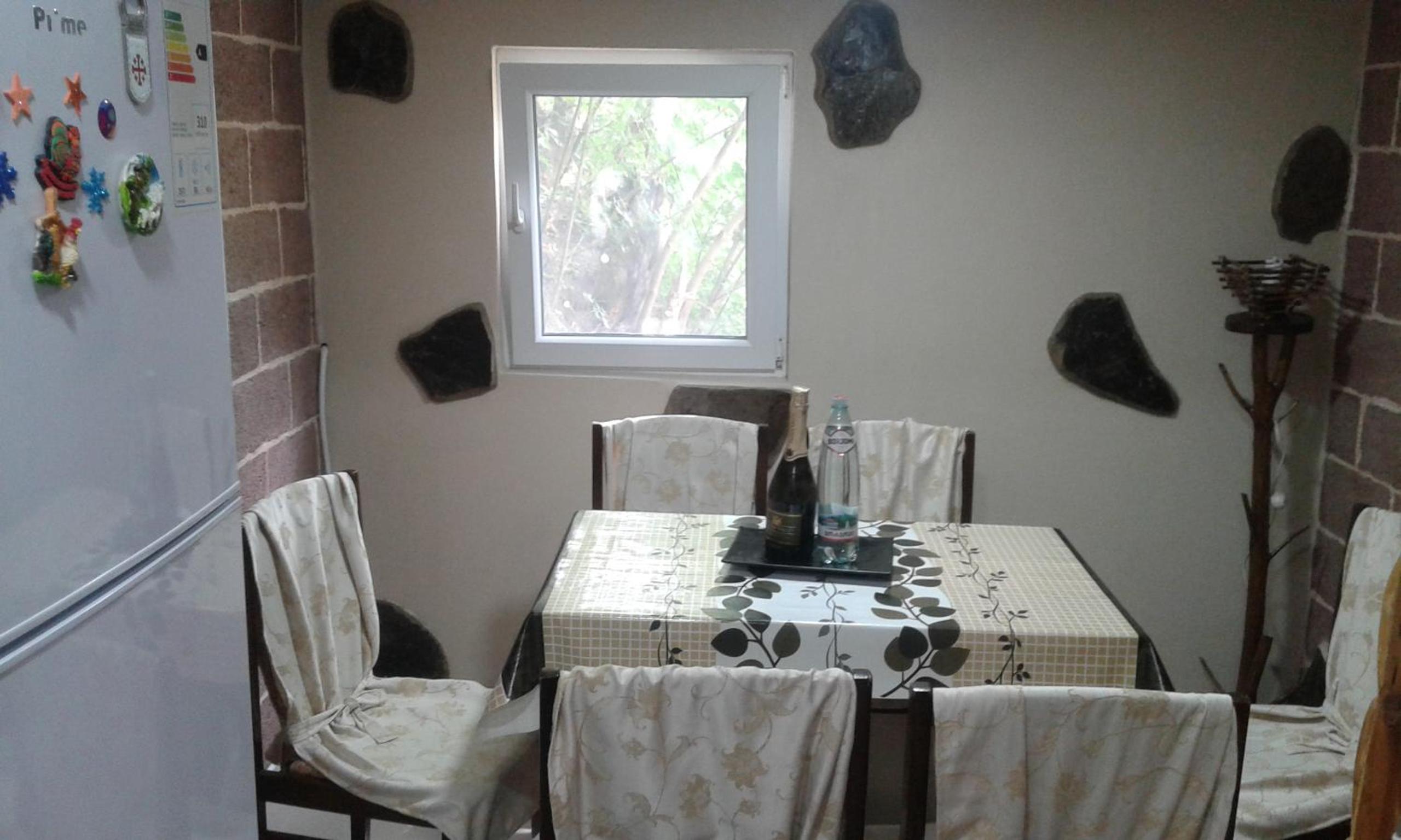 Family Room with Mountain View photo 1