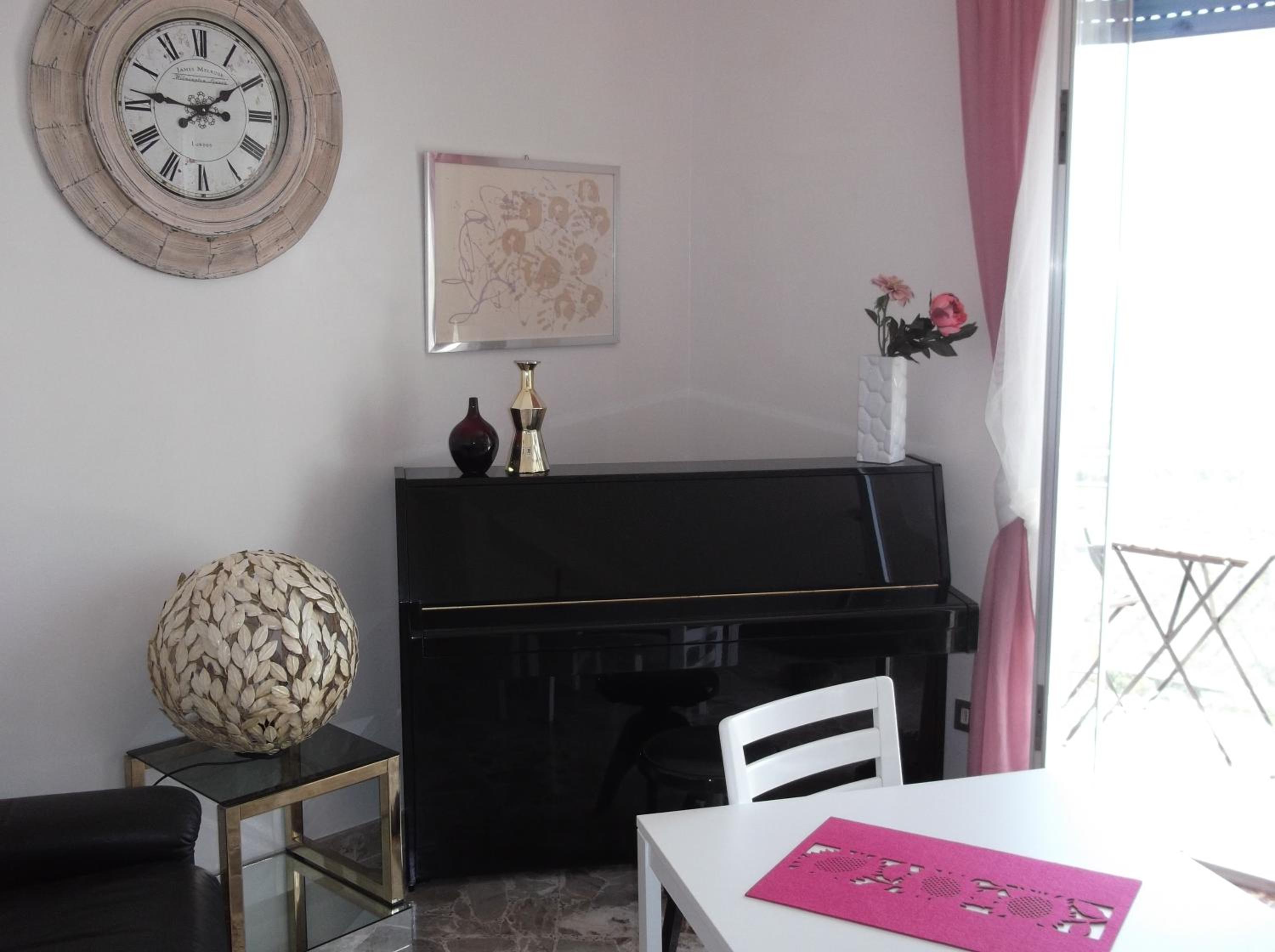 Deluxe Suite with Balcony and Sea View - Photo 14