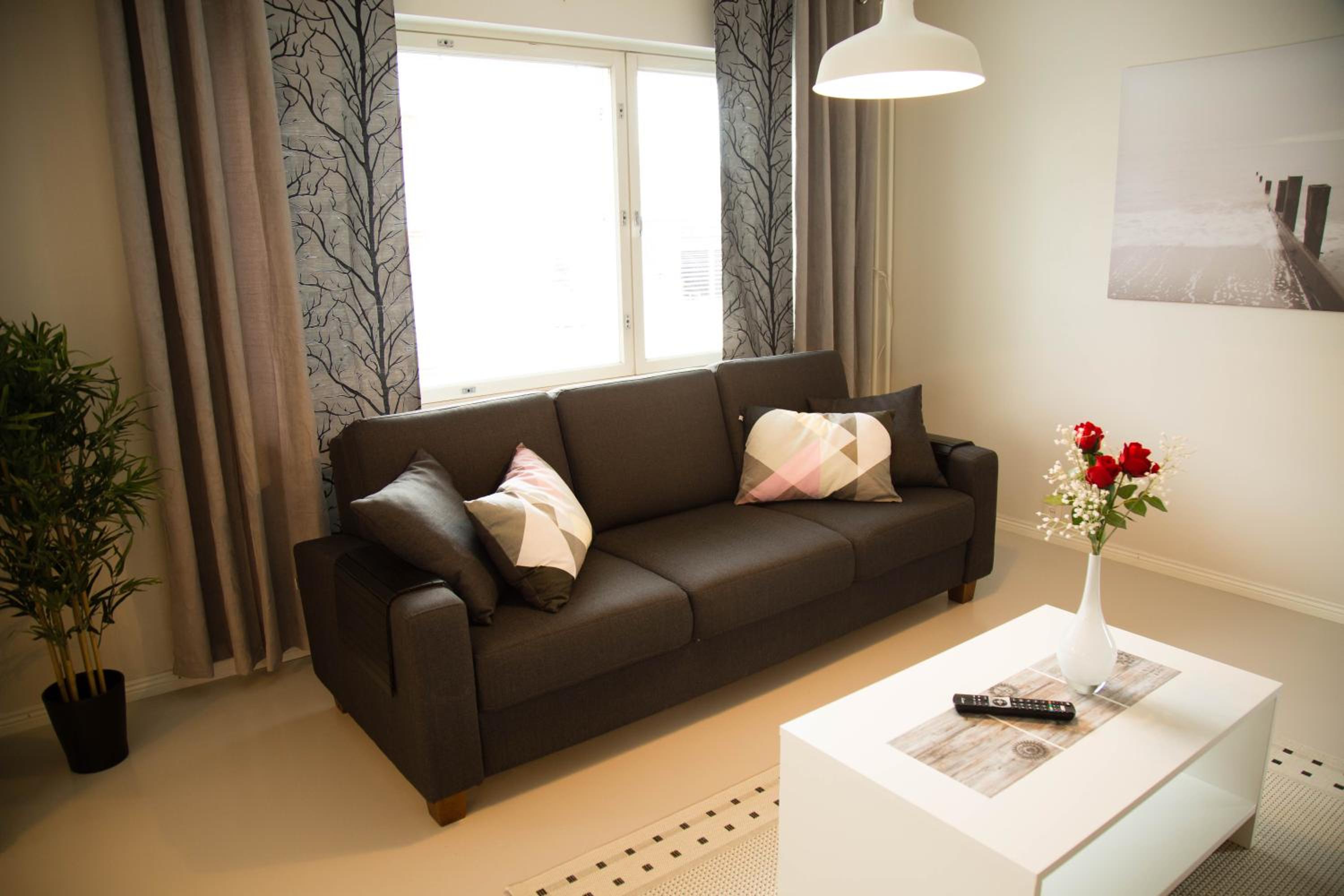 Two-Bedroom Apartment - Photo 2