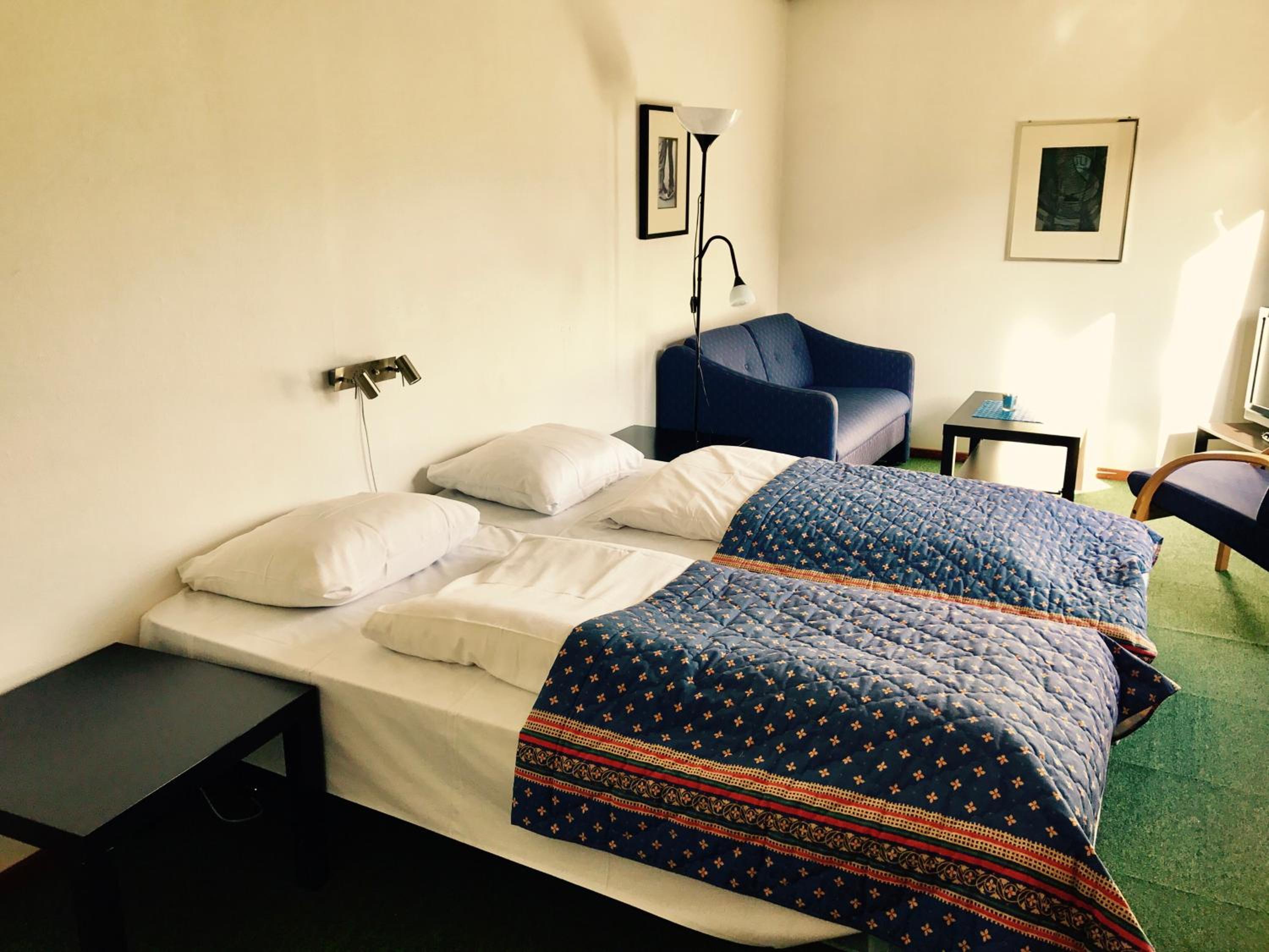 Twin Room - Photo 2