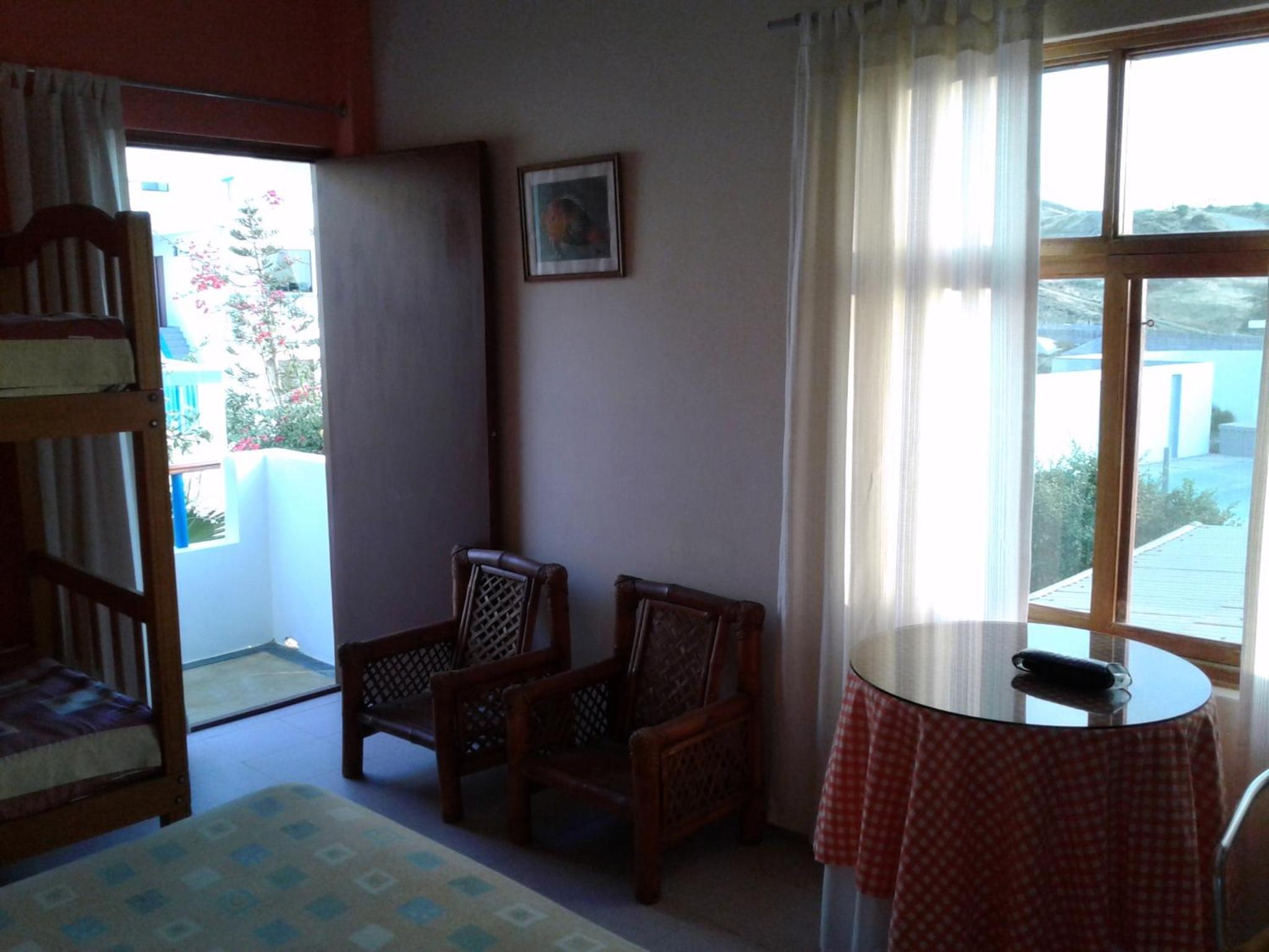 Family Room with Private Bathroom photo 2