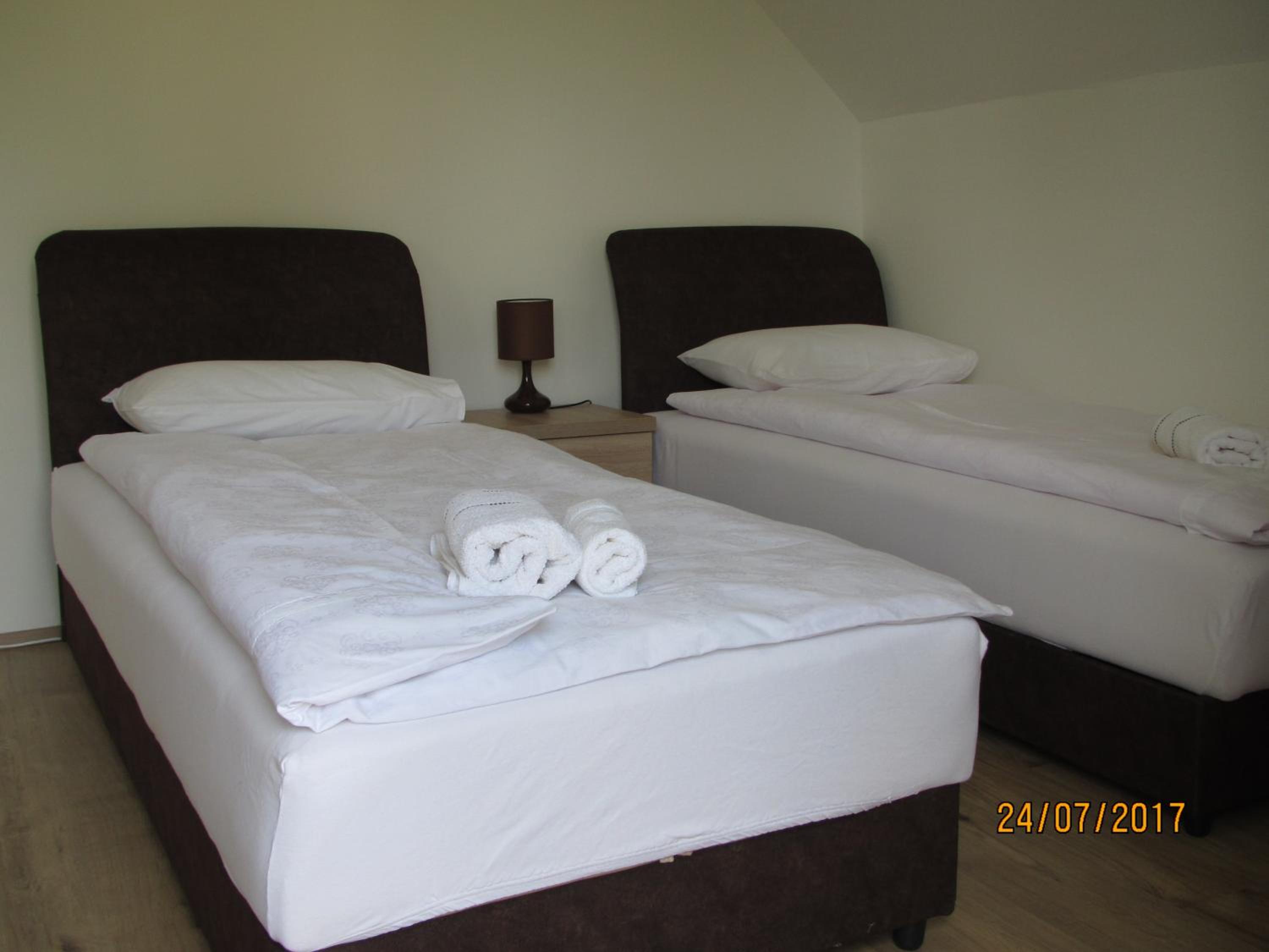 Studio with Twin Bed and Terrace photo 2