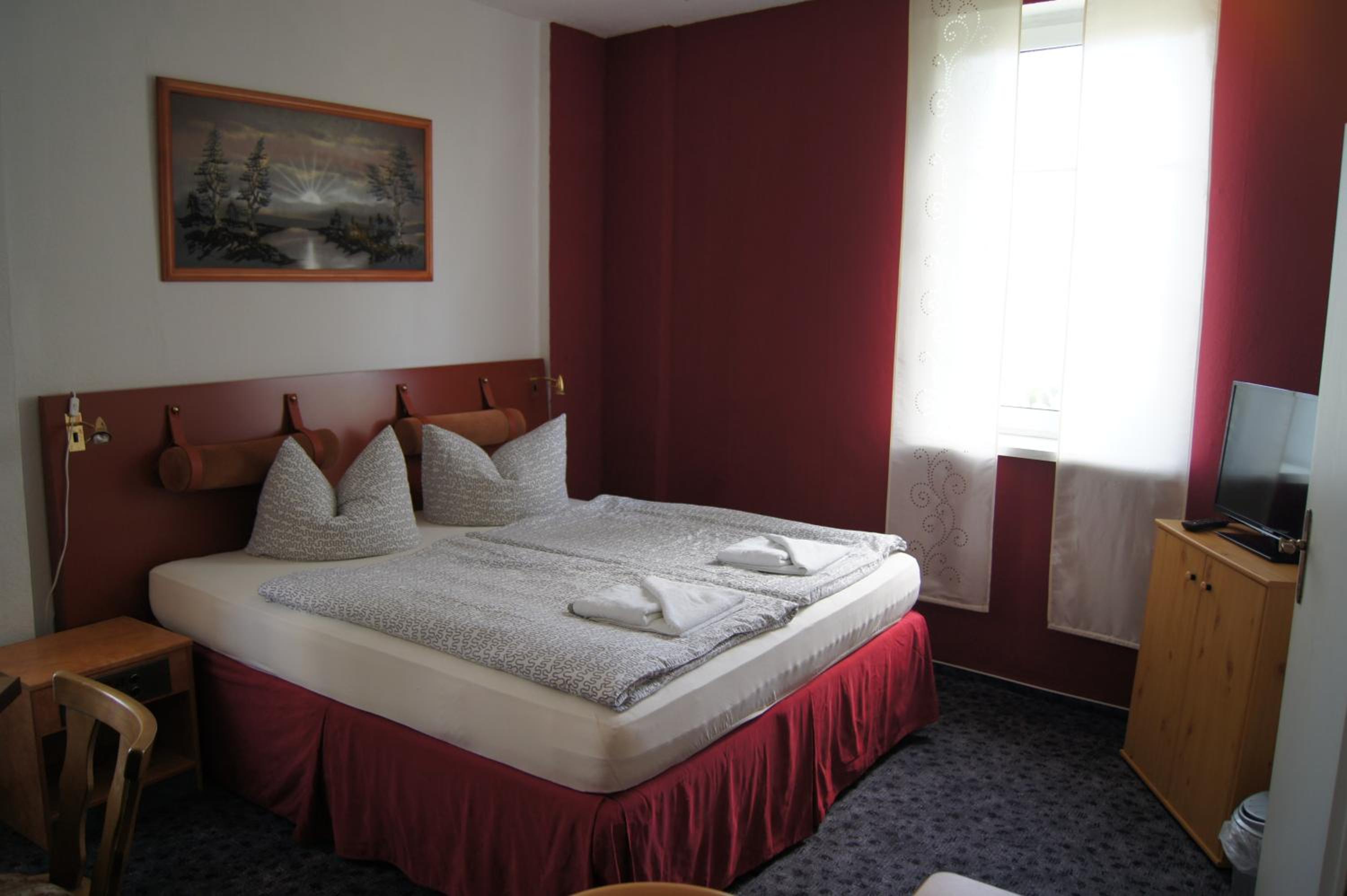 Standard Twin Room - Photo 1